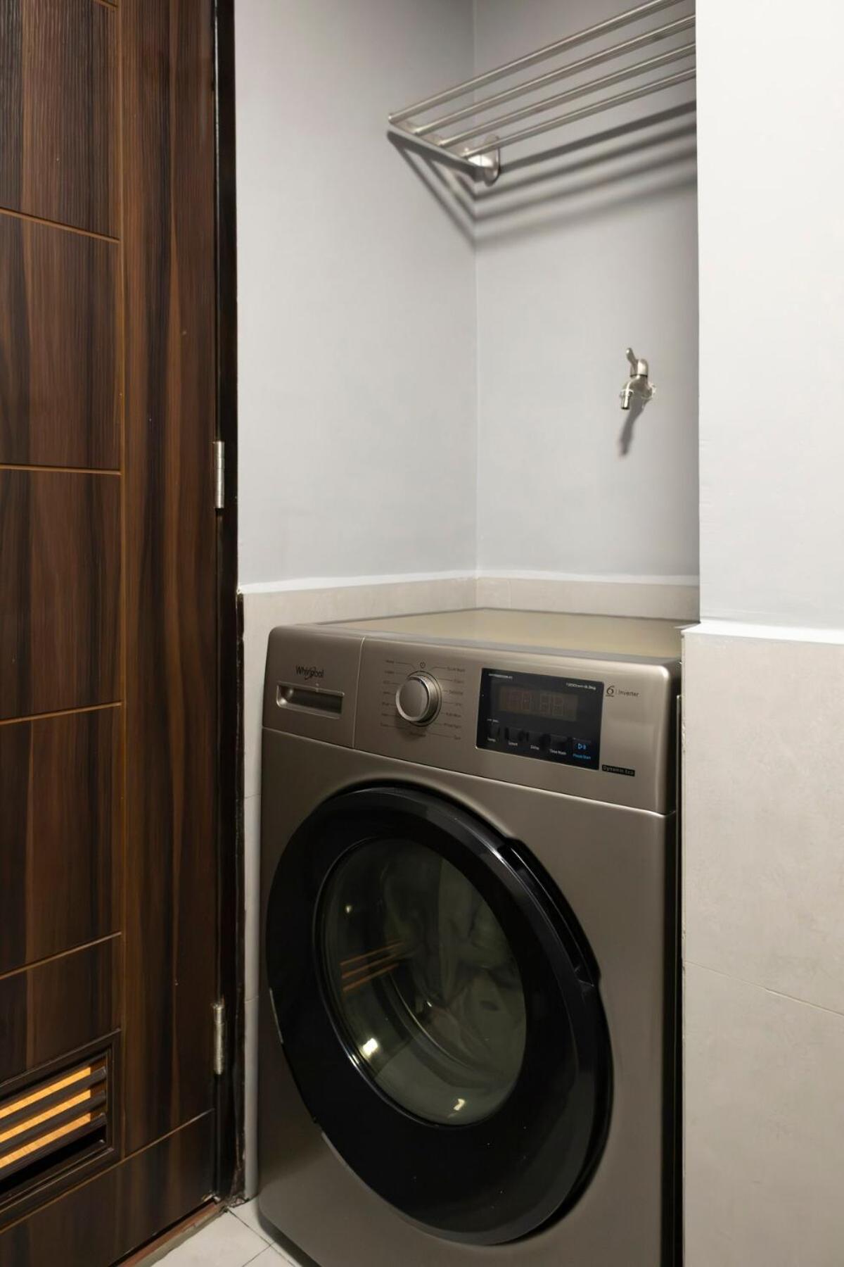 Executive 1br At Radiance Bay, Nearby Moa Apartment *
