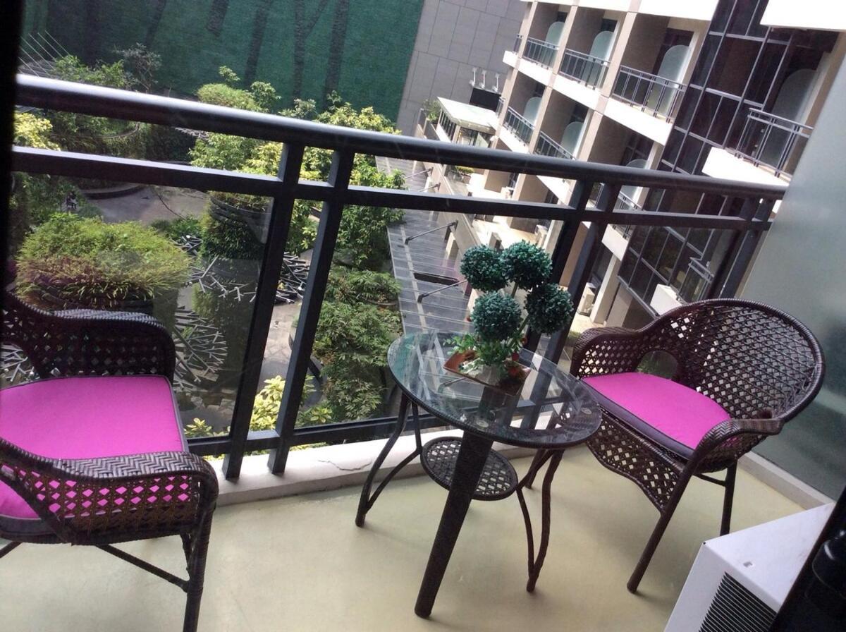 New York- Inspired In Makati Apartment