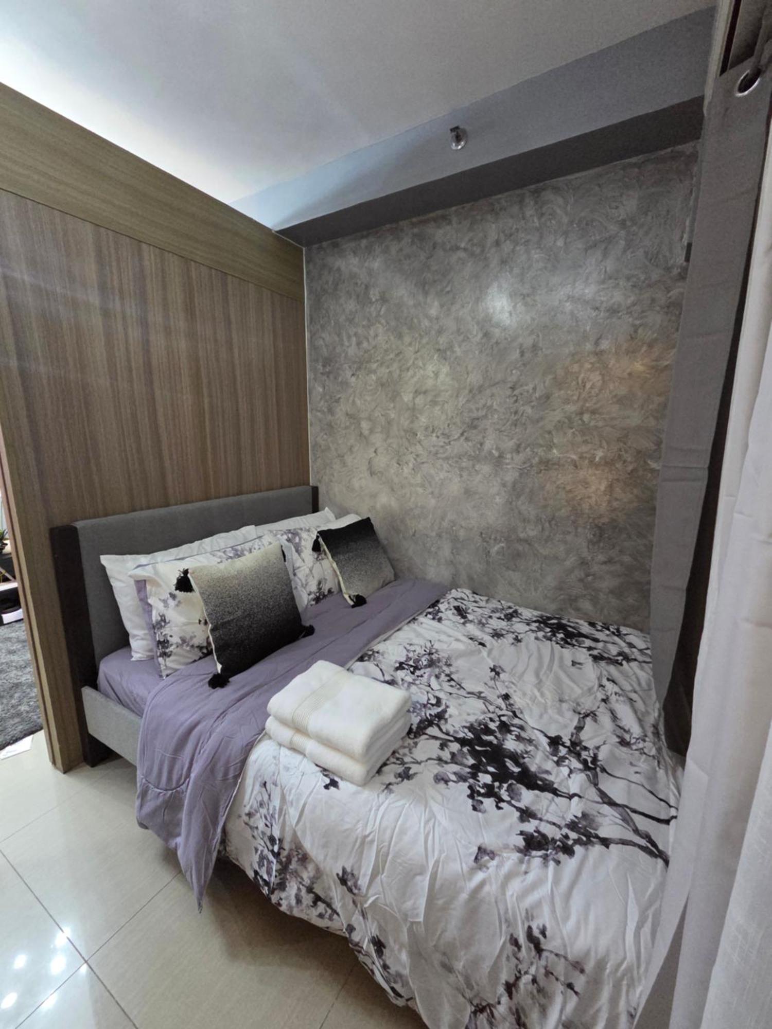Cozy Corner At Shore 2 * Manila