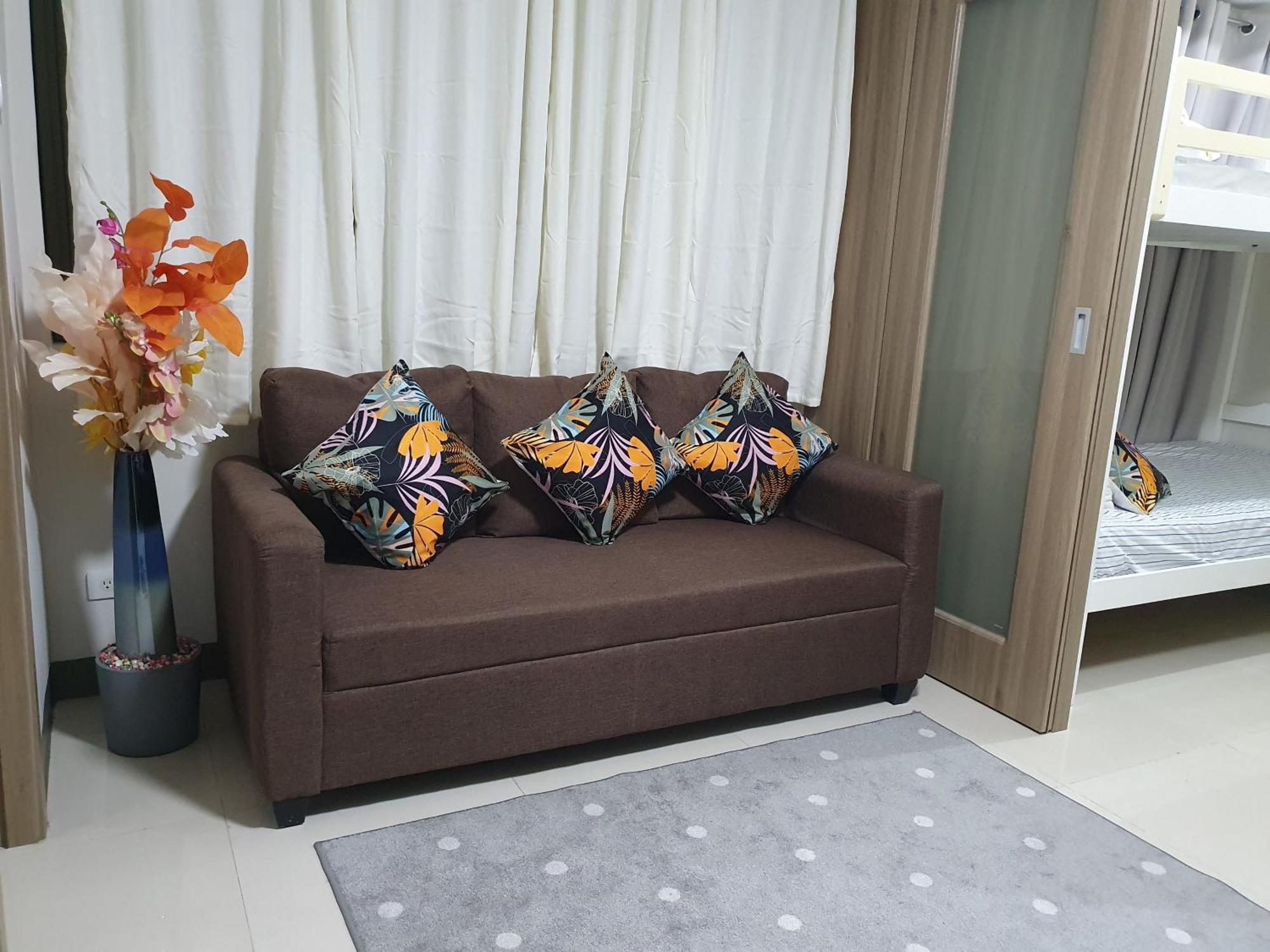 Divine's - S Residences 2br Unit, Bldg 1 Near Moa Aparthotel *