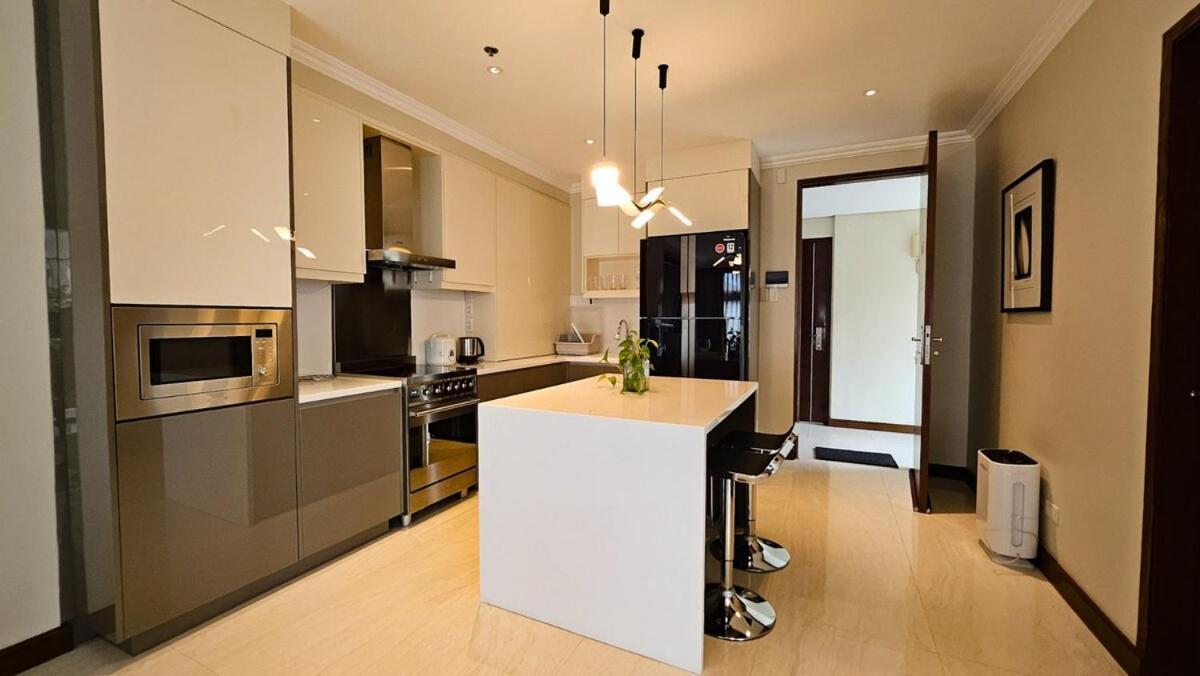 Poblacion With Balcony Apartment *