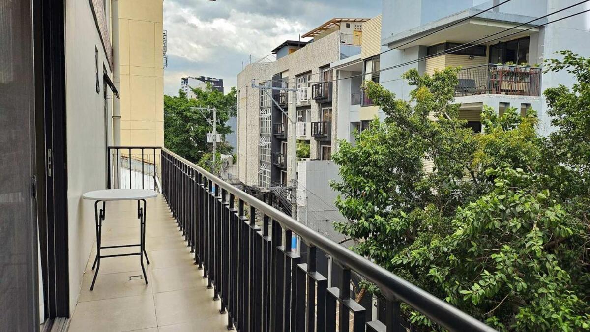 Poblacion With Balcony