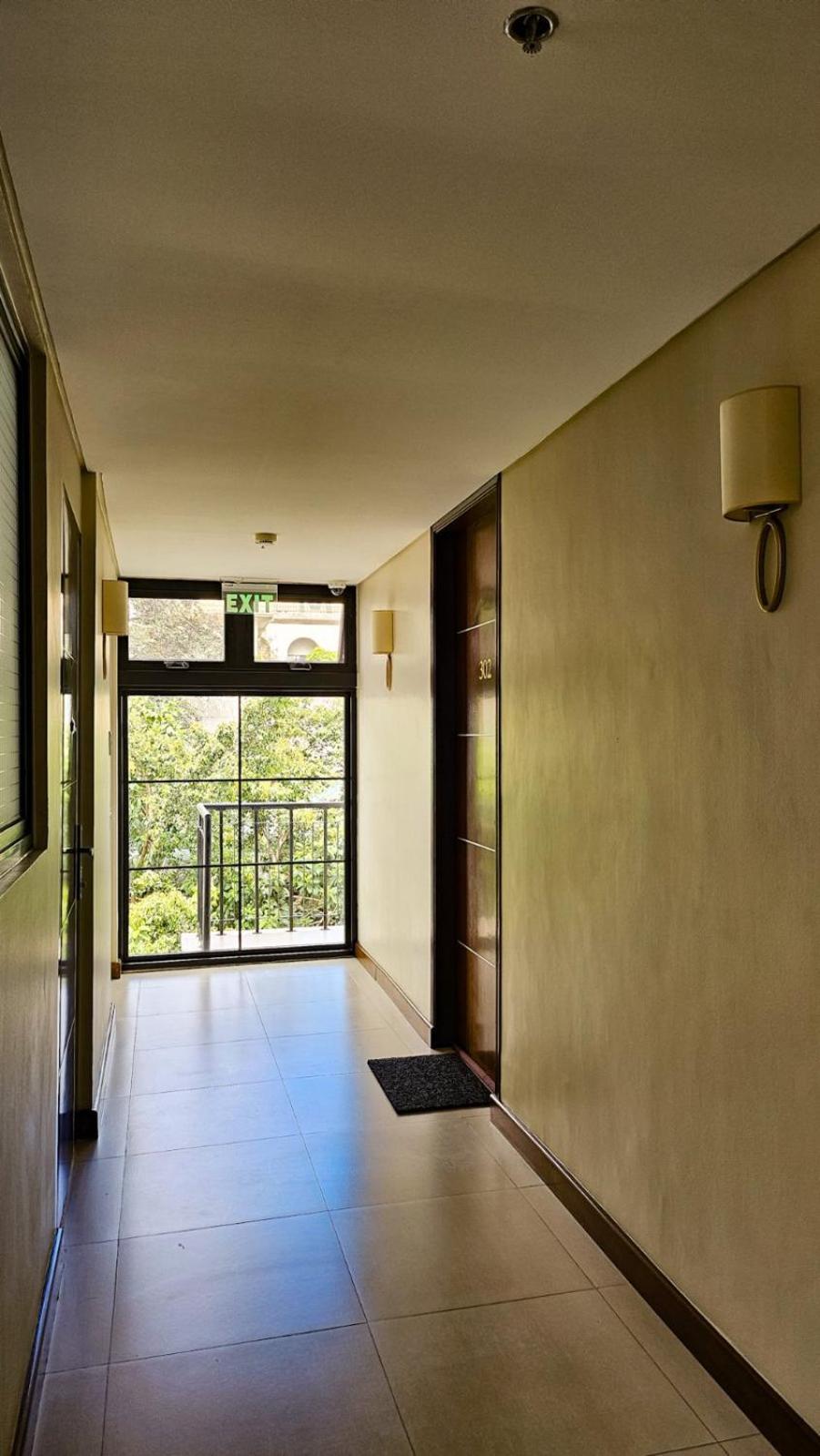 Apartment Poblacion With Balcony Manila