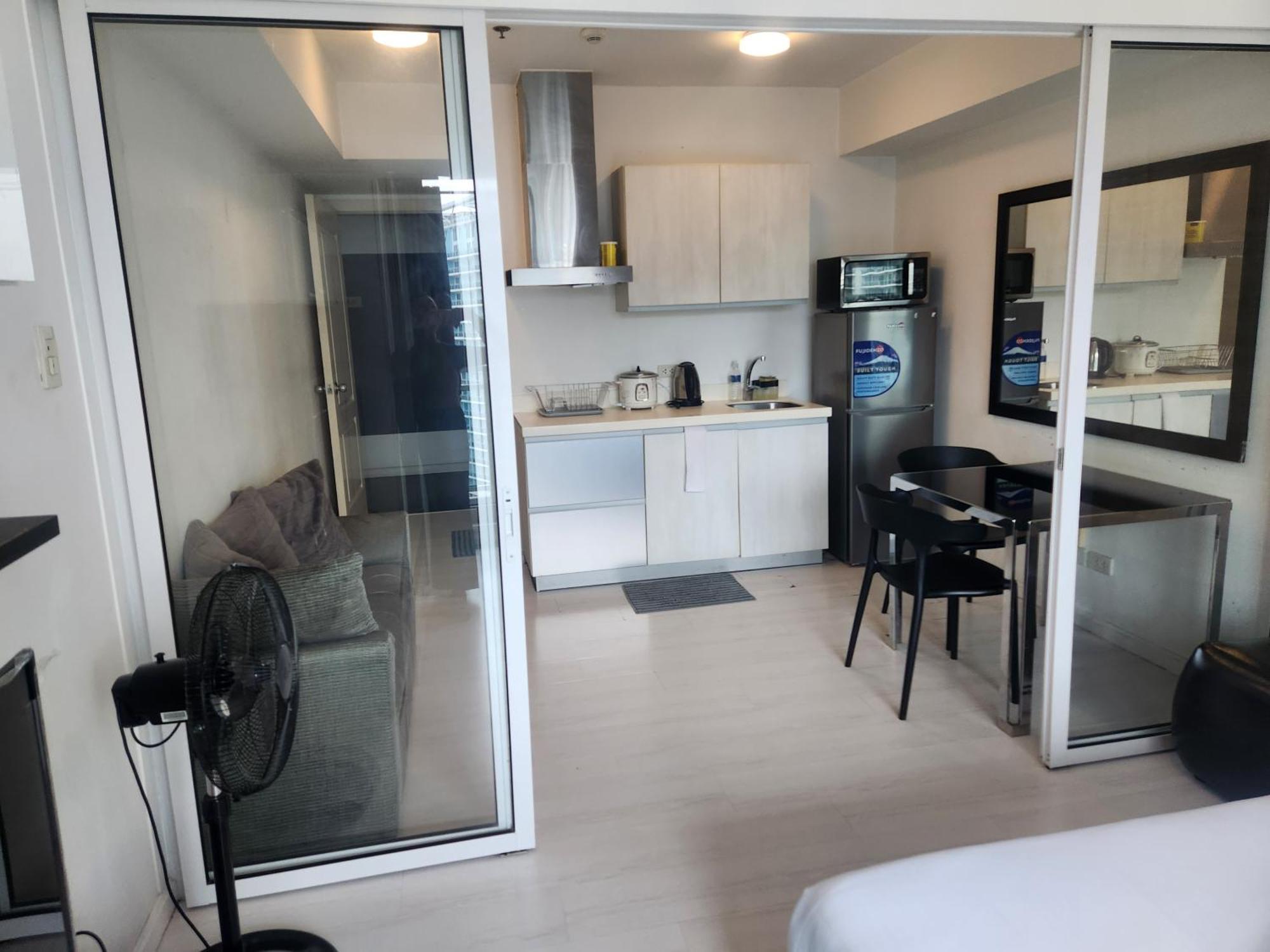 Azure Pasay By Amrs Near T3 Airport Apartment Manila