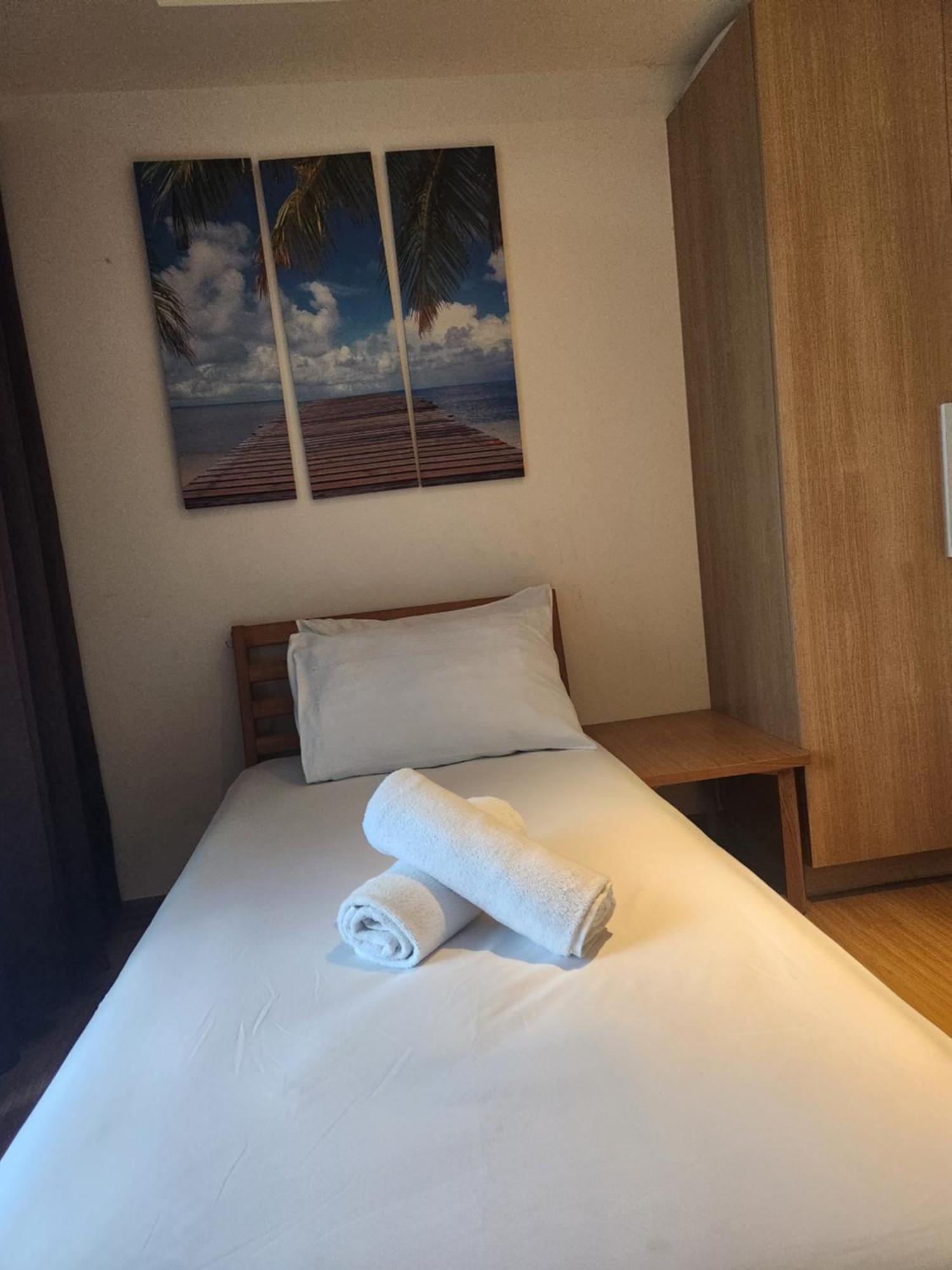 Azure Pasay By Amrs Near T3 Airport Apartment Manila