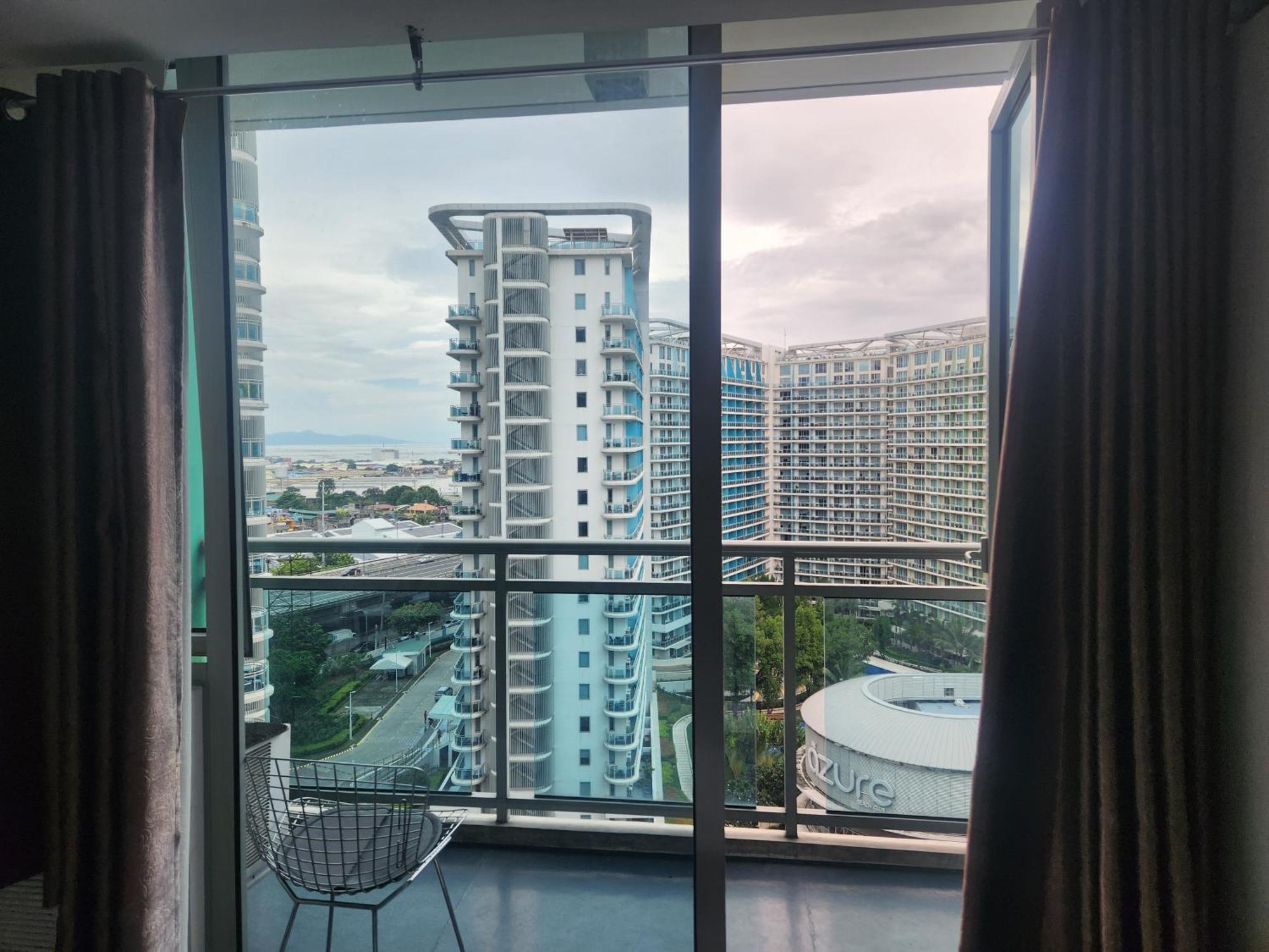 Azure Pasay By Amrs Near T3 Airport Apartment