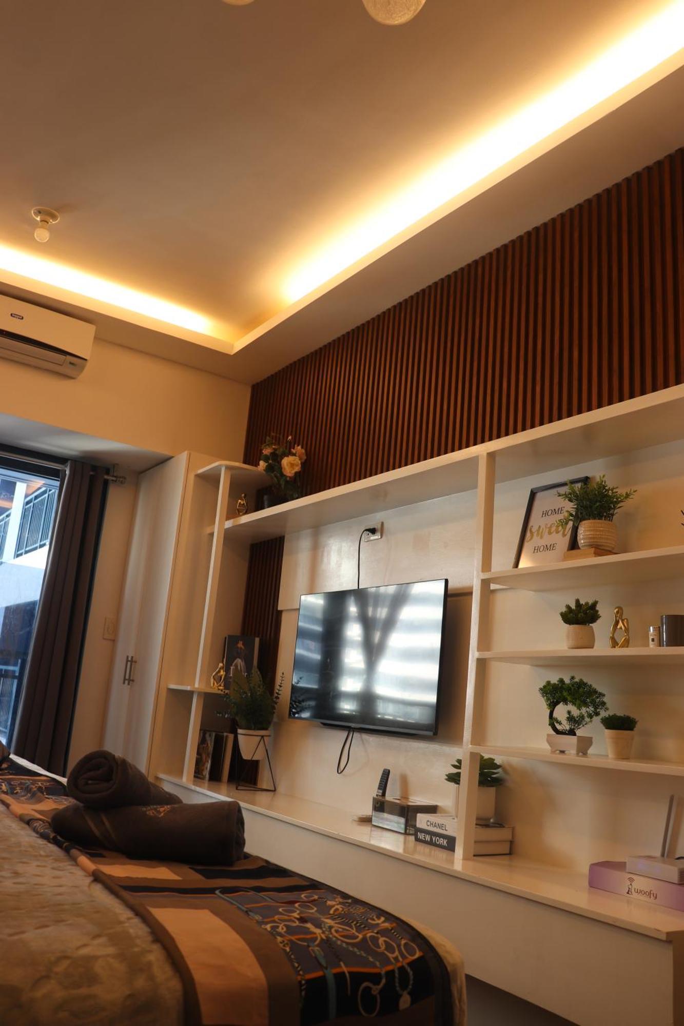 Affordable Twin Bed Netflix Wifi Balcony * Manila
