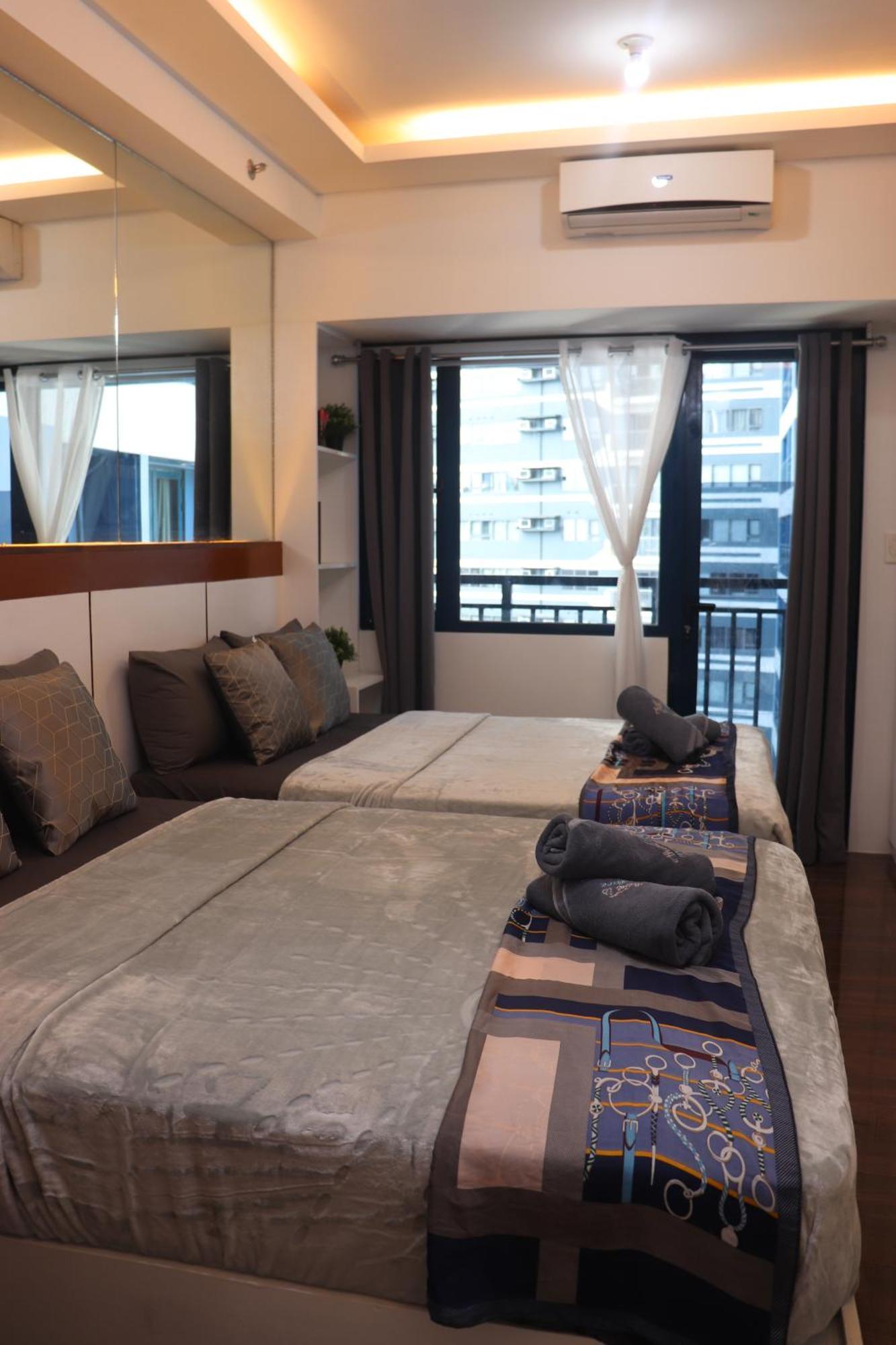 Apartment Affordable Twin Bed Netflix Wifi Balcony Manila