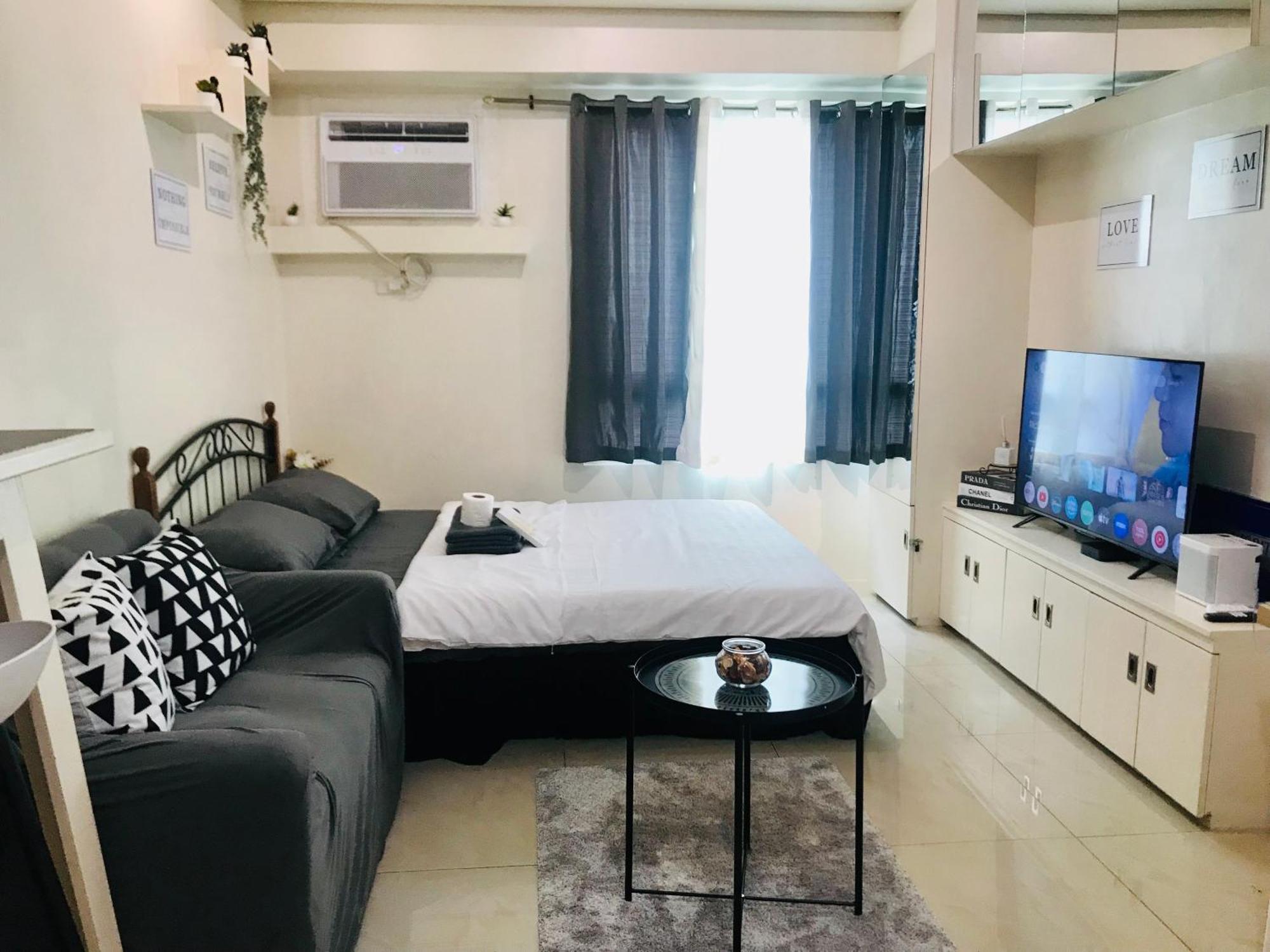& Relax At Icon's Pad Apartment