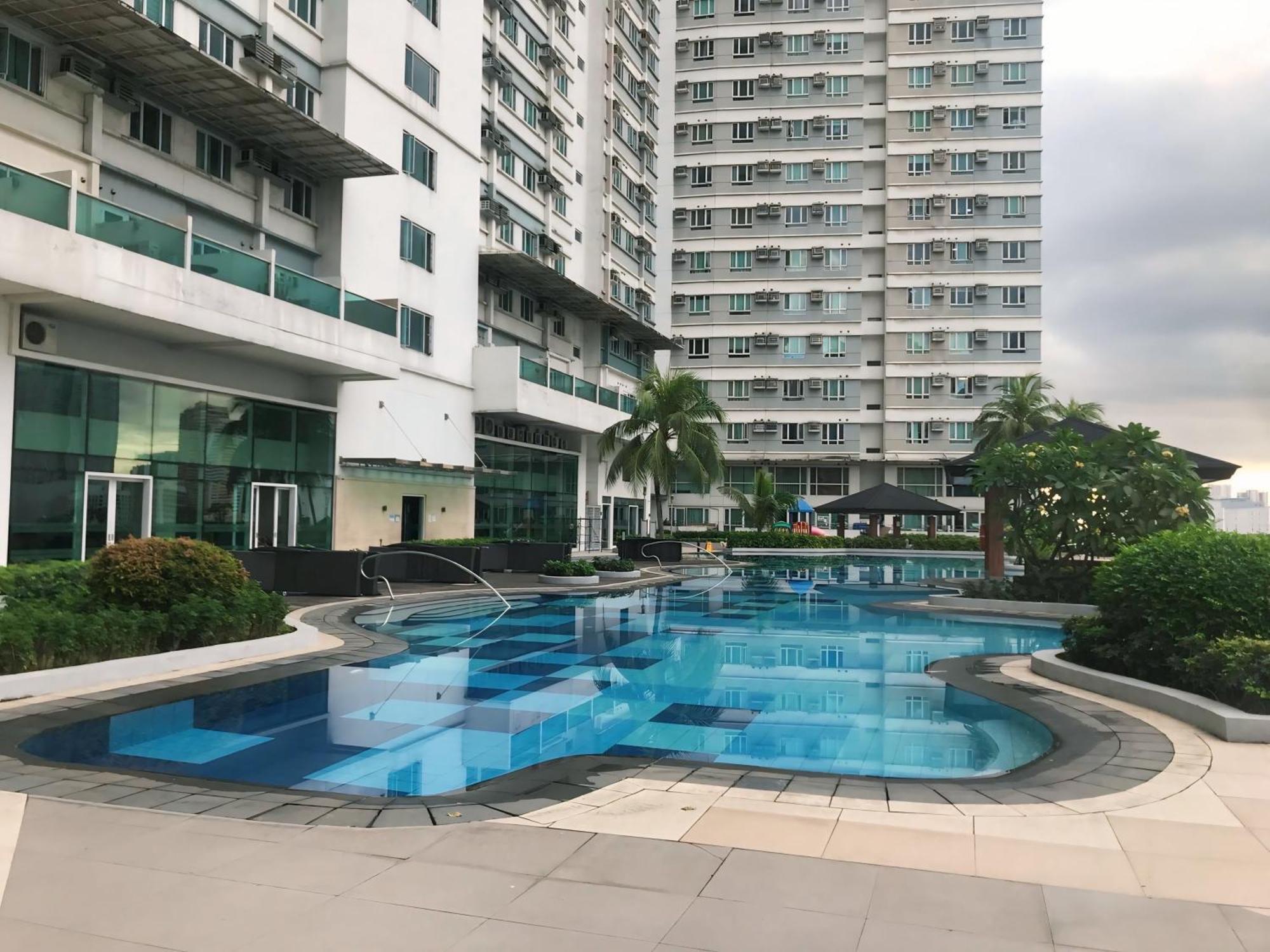 & Relax At Icon's Pad Manila