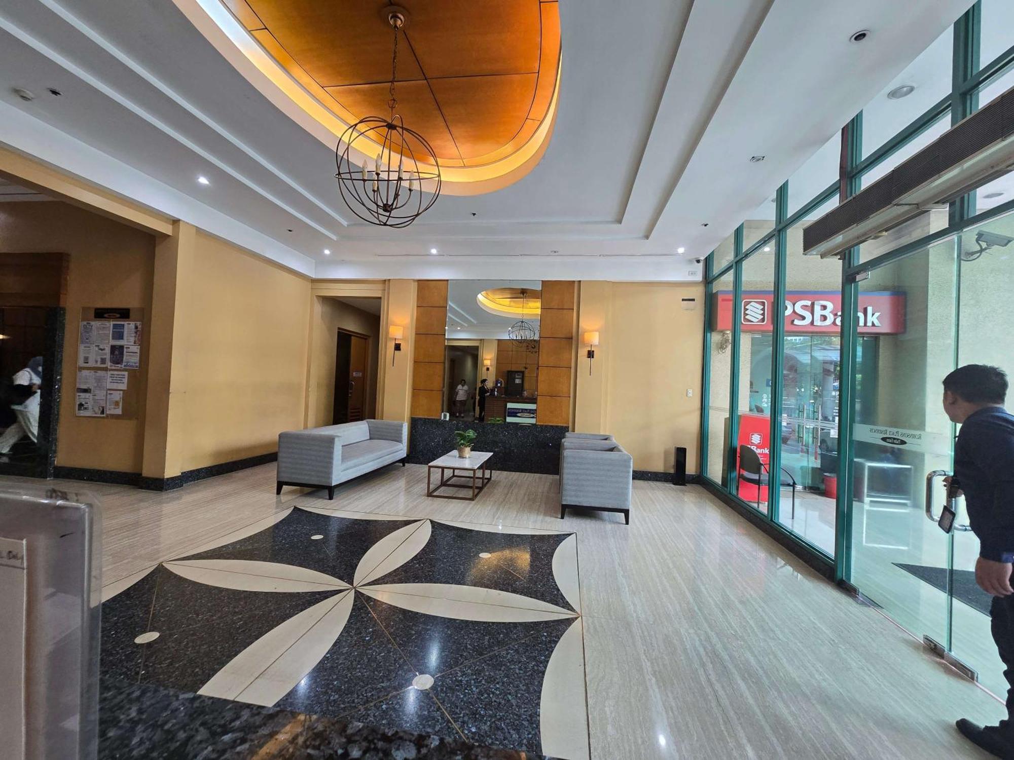 Condotel 2 Bedroom Connected To Robinson Mall By Tripleview Manila
