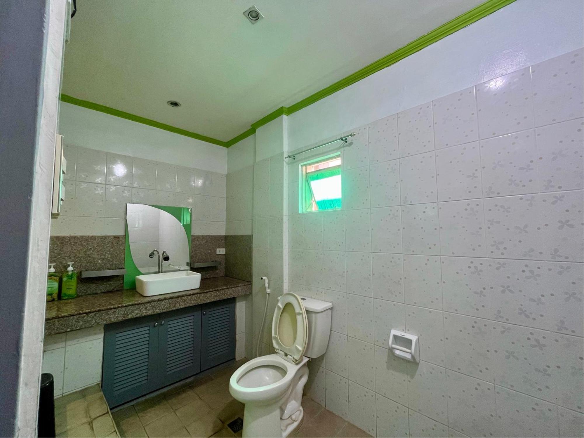 Hostel Layover At 28 Fokker- Near Airport Manila