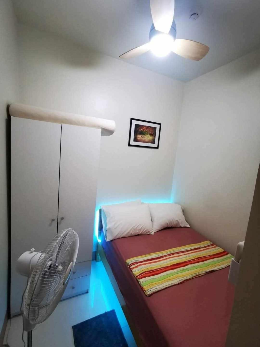 Shore 3 Tower 2 Mall Of Staycation Hostel