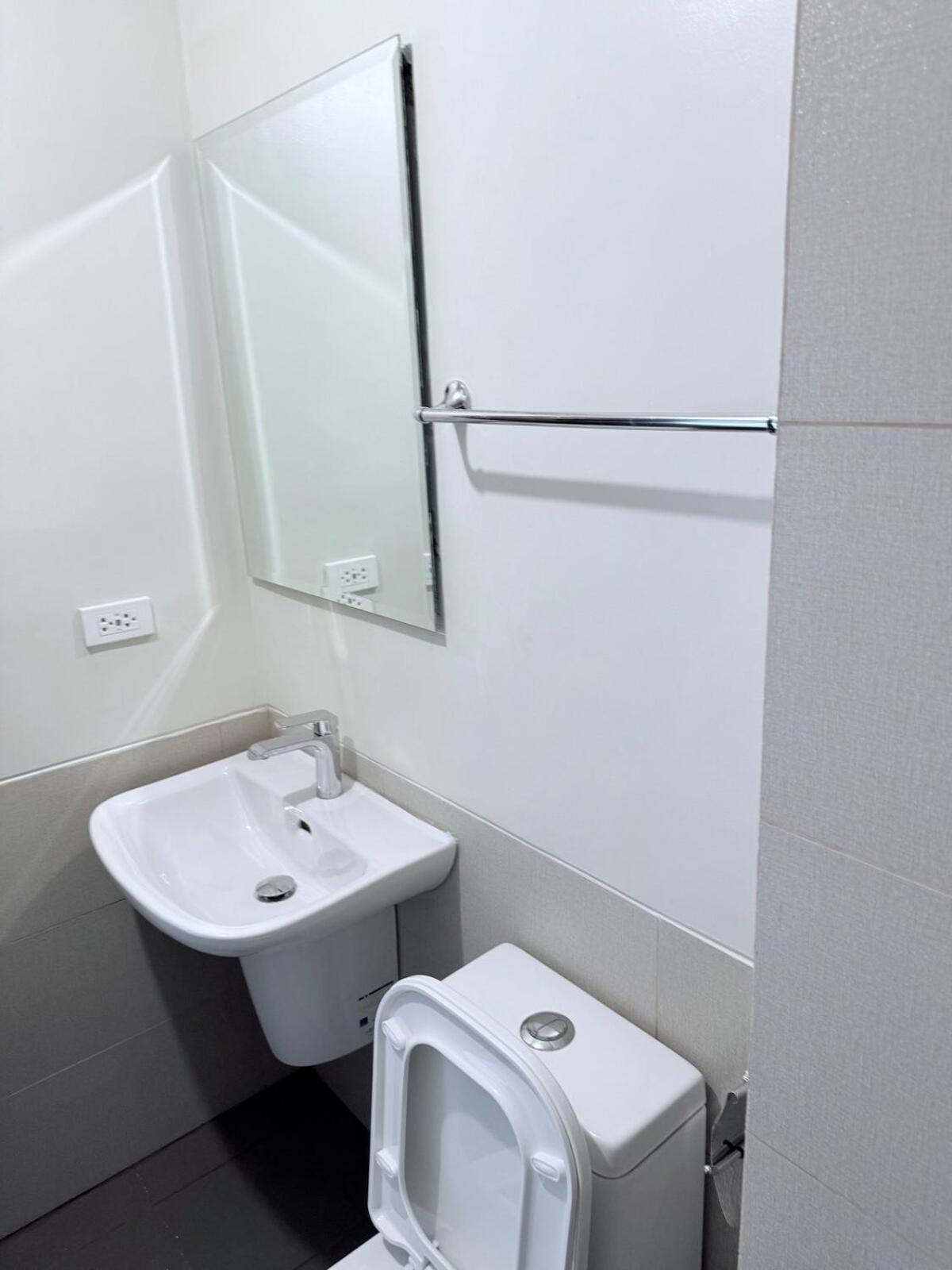 New Unit In Aurora Escalades Tower Cubao Quezon Apartment Manila