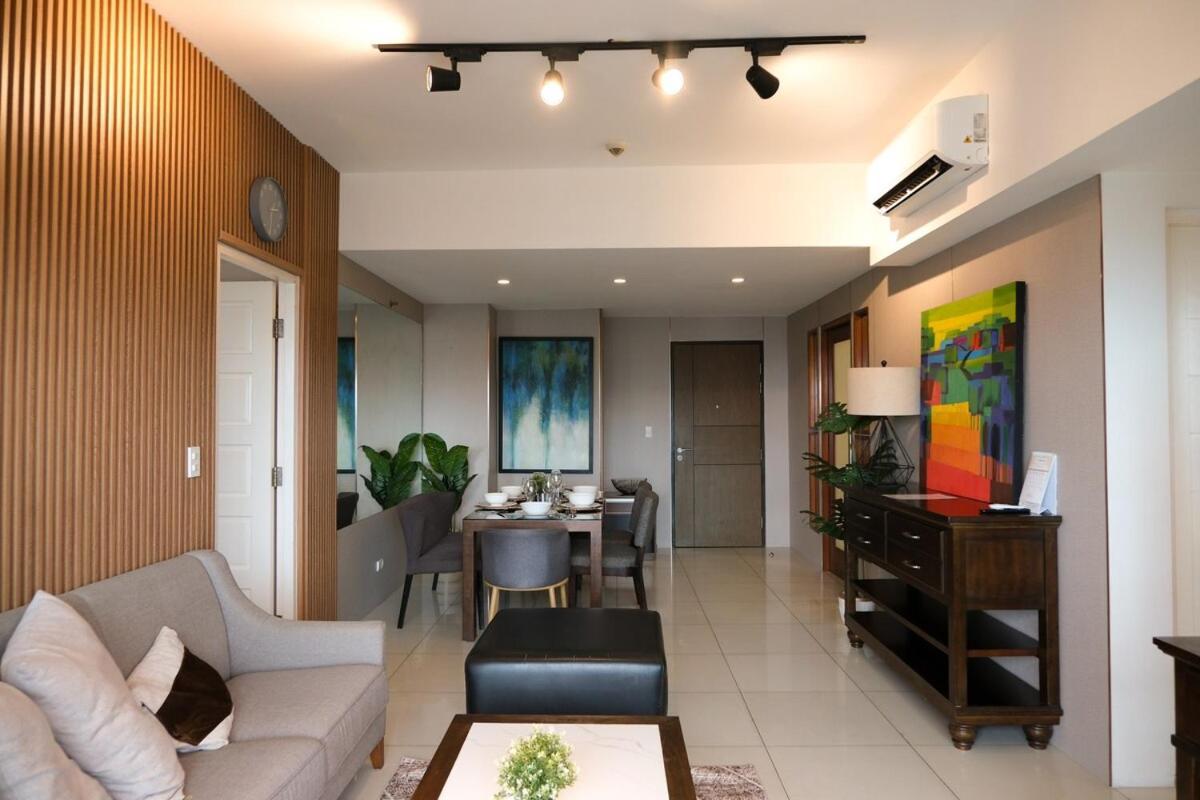 Bgc One Uptown Premium 2br With Balcony Near Supermarket, Malls And Restaurants *