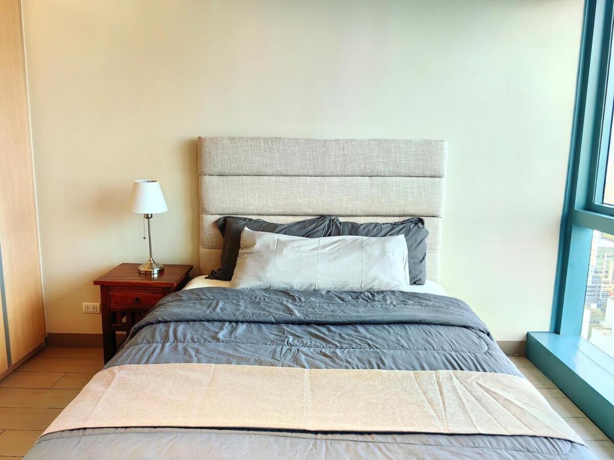 Bgc One Uptown Premium 2br With Balcony Near Supermarket, Malls And Restaurants Apartamento Manila