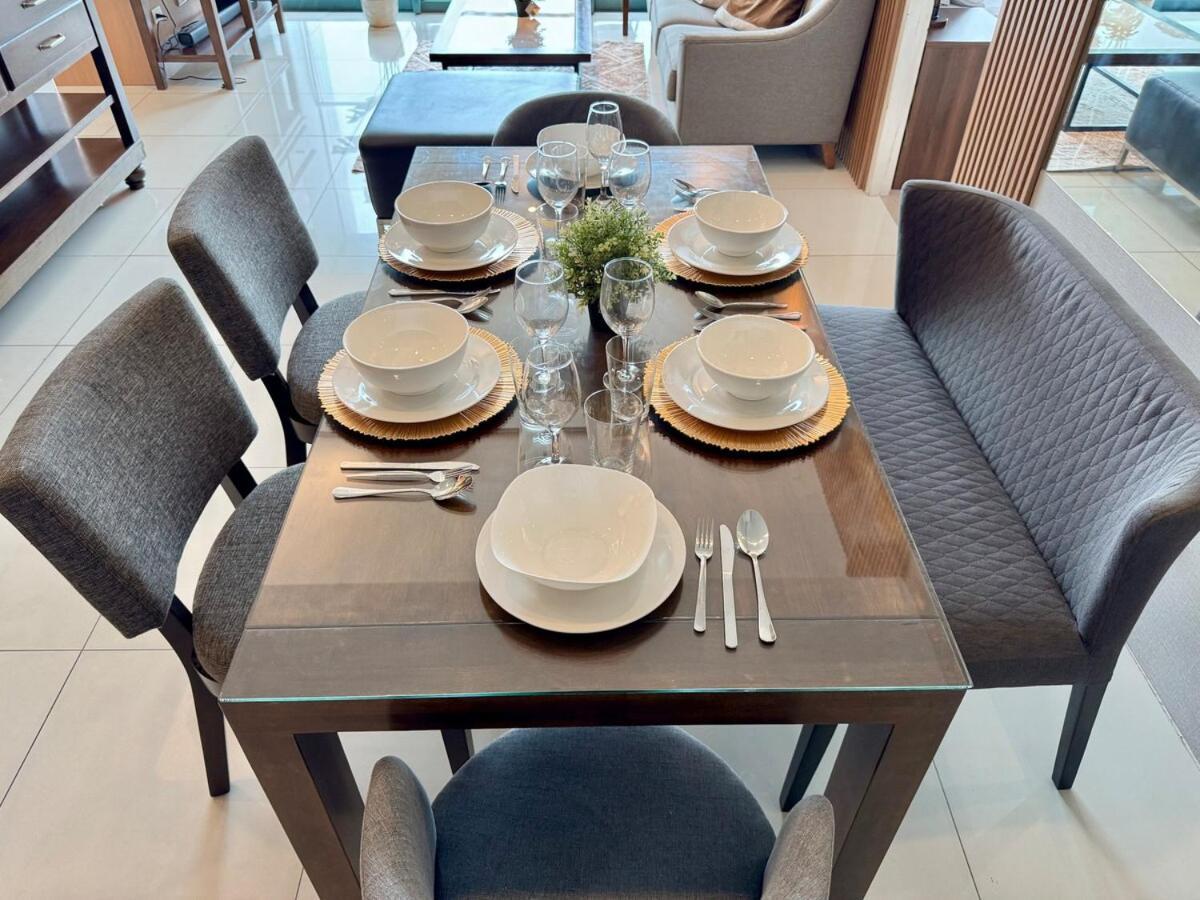 Apartment Bgc One Uptown Premium 2br With Balcony Near Supermarket, Malls And Restaurants *