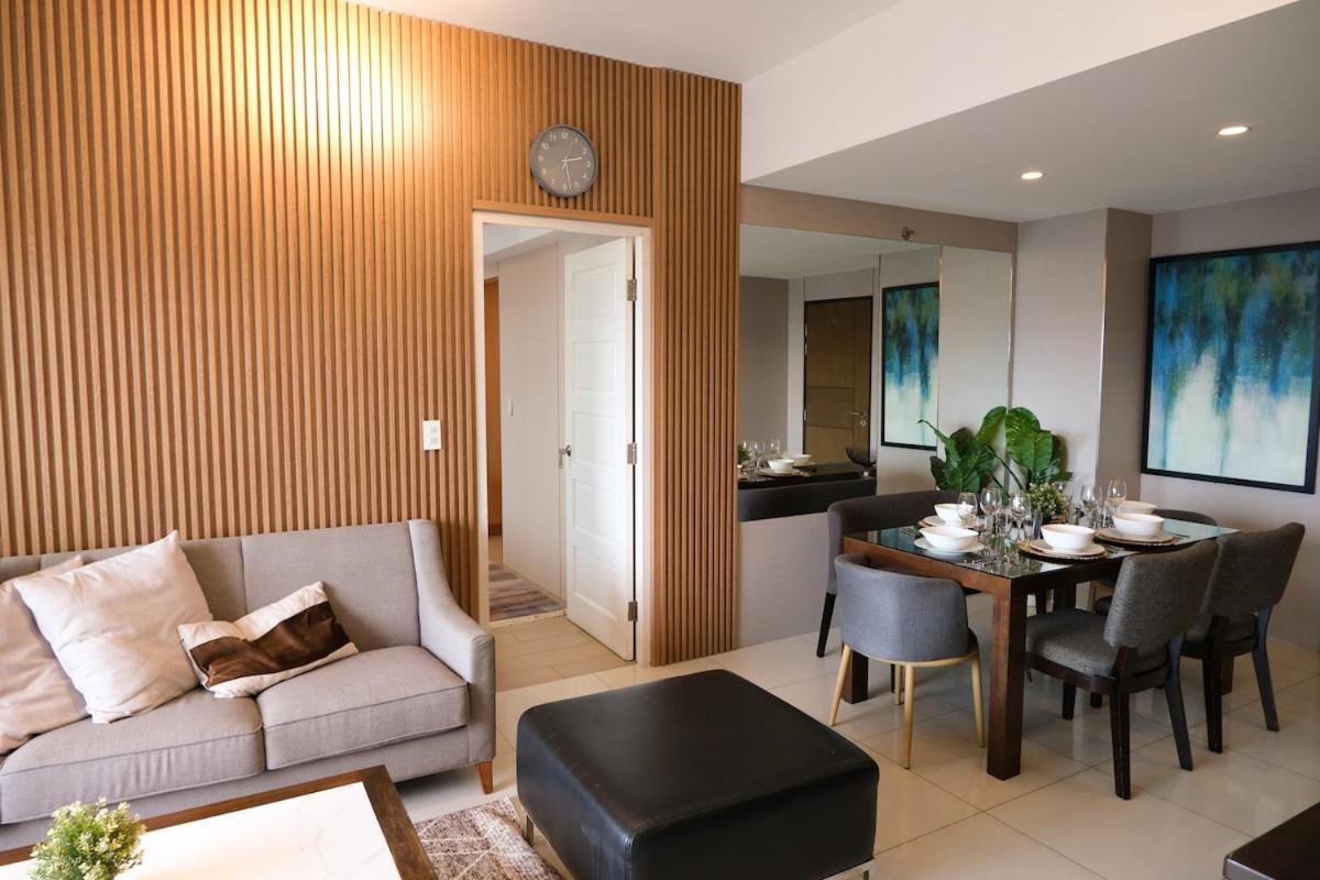 Bgc One Uptown Premium 2br With Balcony Near Supermarket, Malls And Restaurants *