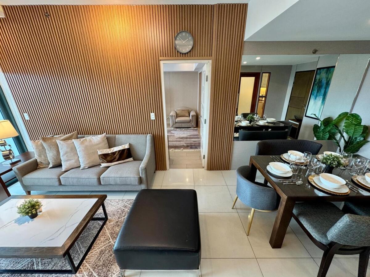 Bgc One Uptown Premium 2br With Balcony Near Supermarket, Malls And Restaurants Apartment