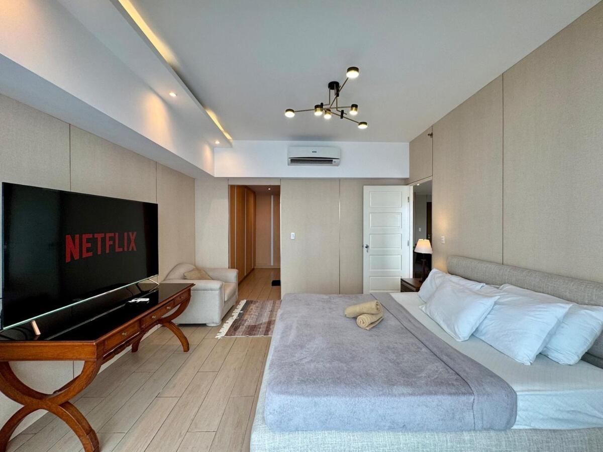 Apartment Bgc One Uptown Premium 2br With Balcony Near Supermarket, Malls And Restaurants *