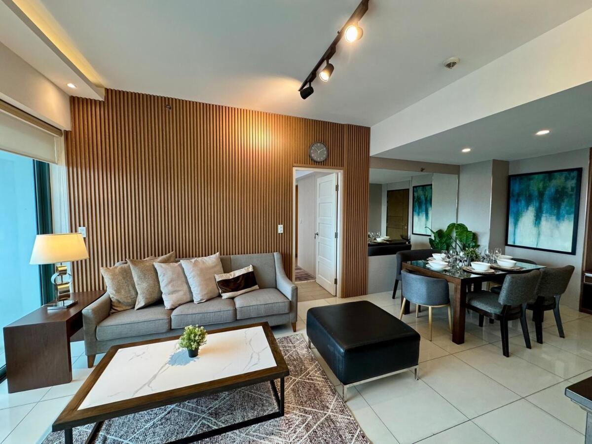 Bgc One Uptown Premium 2br With Balcony Near Supermarket, Malls And Restaurants *