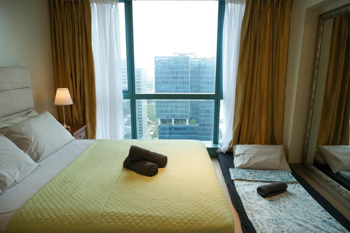 Bgc One Uptown Premium 2br With Balcony Near Supermarket, Malls And Restaurants *