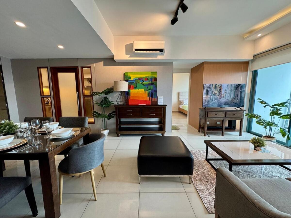 Bgc One Uptown Premium 2br With Balcony Near Supermarket, Malls And Restaurants Apartment *