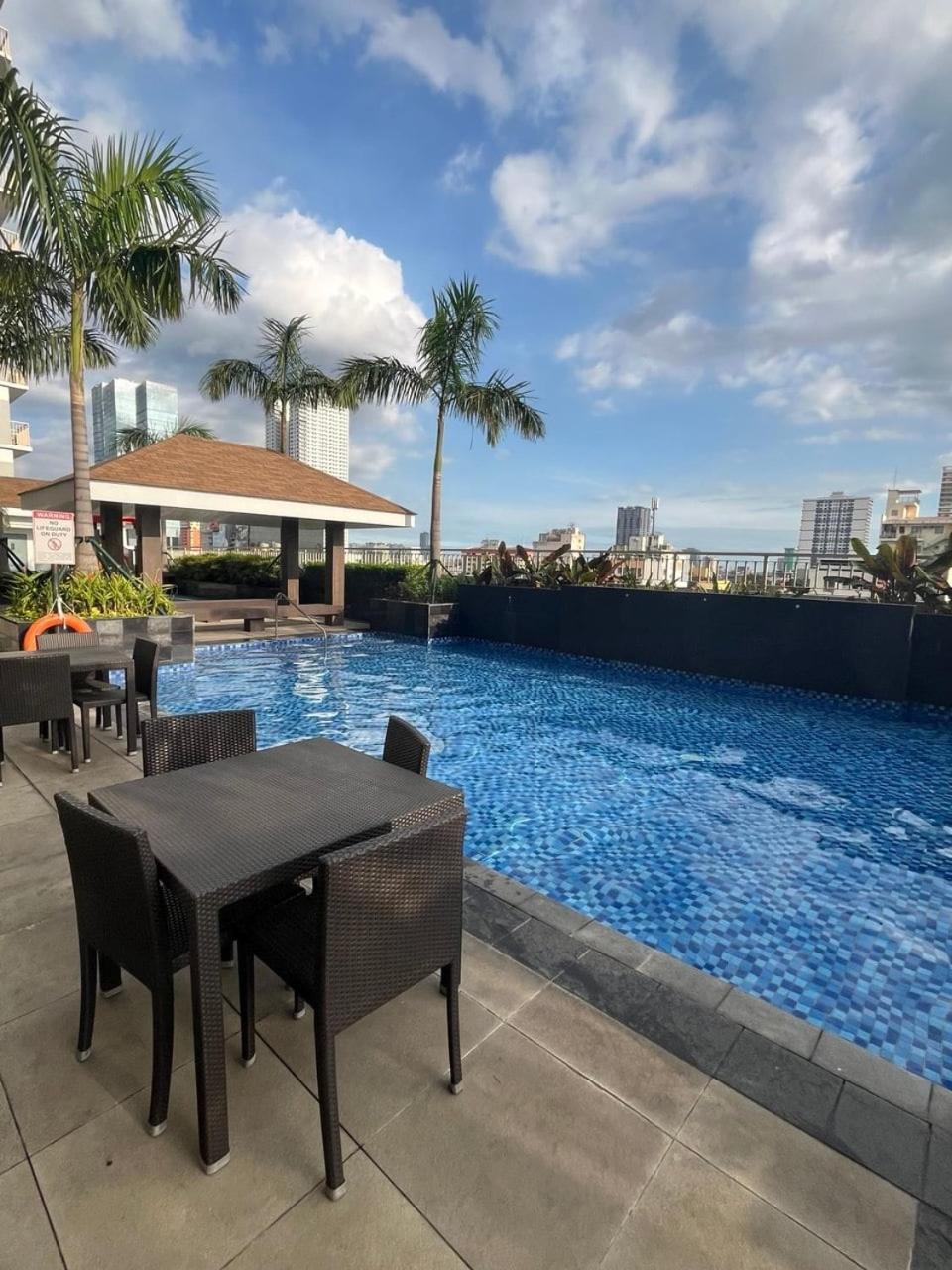Coast Seaview Balcony&wifi Near Moa Naia 1524 * Manila