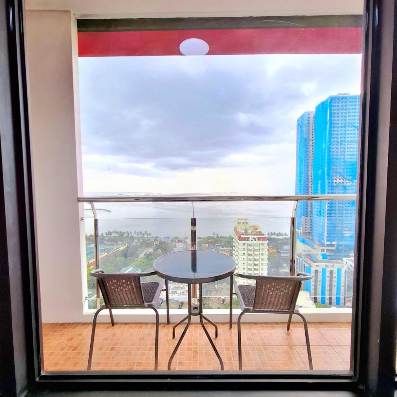 Breathtaking Bayviews - 1 Bedroom 1 Bathroom With Balcony Bayview Pool Netflix - Housekeeping Available - Apartment *