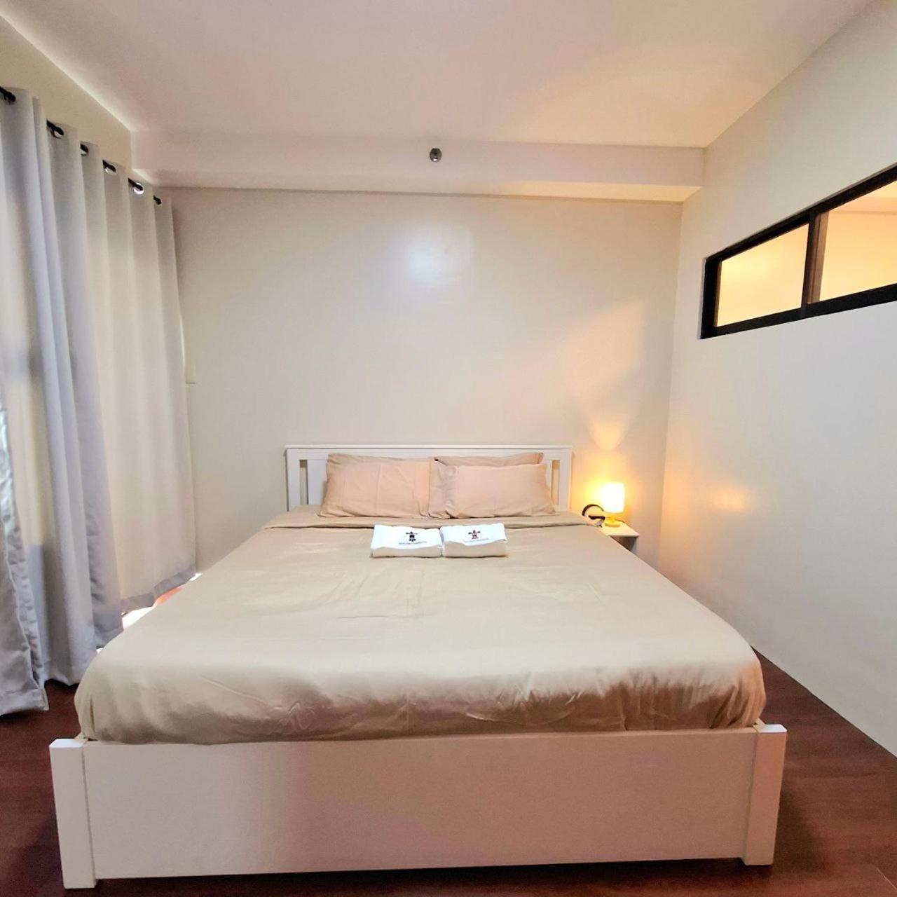 Breathtaking Bayviews - 1 Bedroom 1 Bathroom With Balcony Bayview Pool Netflix - Housekeeping Available - Apartment *
