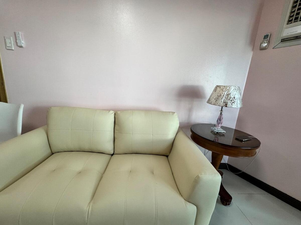 Grand Riviera 1201 Near Us Embassy And St Luke's Medical Center Extension Clinic Slec By Prime Apartment *