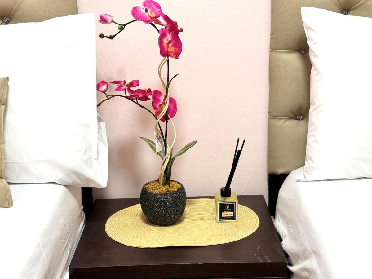 Apartment Grand Riviera 1201 Near Us Embassy And St Luke's Medical Center Extension Clinic Slec By Prime Manila