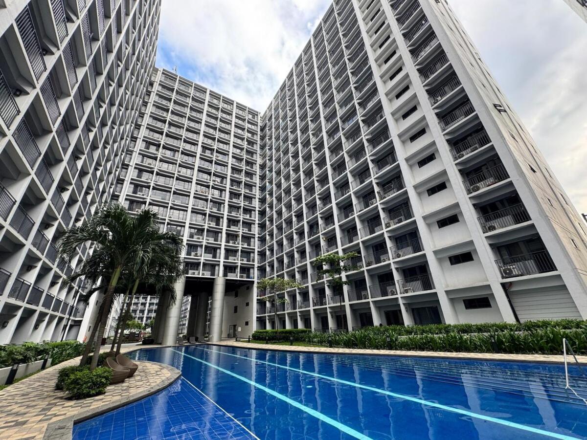 Apartment Shore 2 Residences Cozy 7106 Facing Pool Near Sm Mall Of By Prime Manila