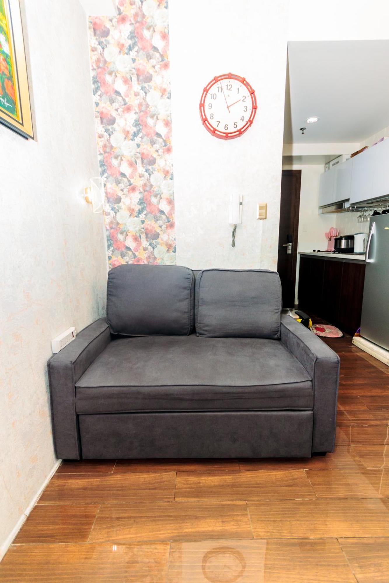Chic Romantic Getaway Makati One Br Two Br Swim Gym 300 Mb Apartment Manila