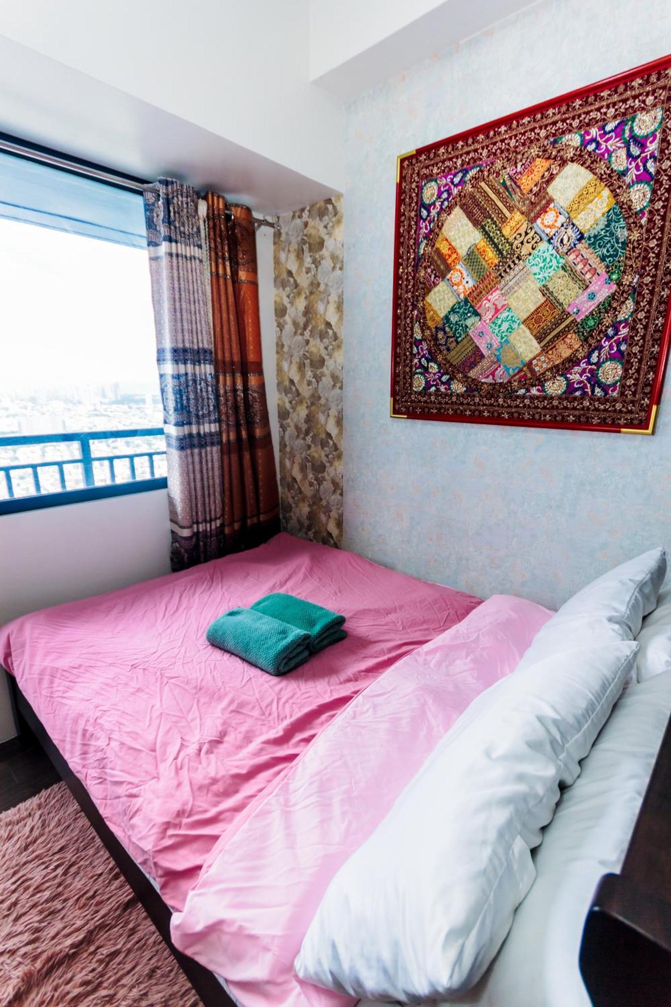 Chic Romantic Getaway Makati One Br Two Br Swim Gym 300 Mb Apartment