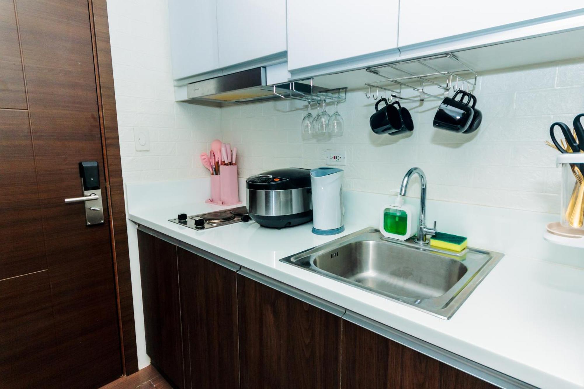 Apartment Chic Romantic Getaway Makati One Br Two Br Swim Gym 300 Mb Manila