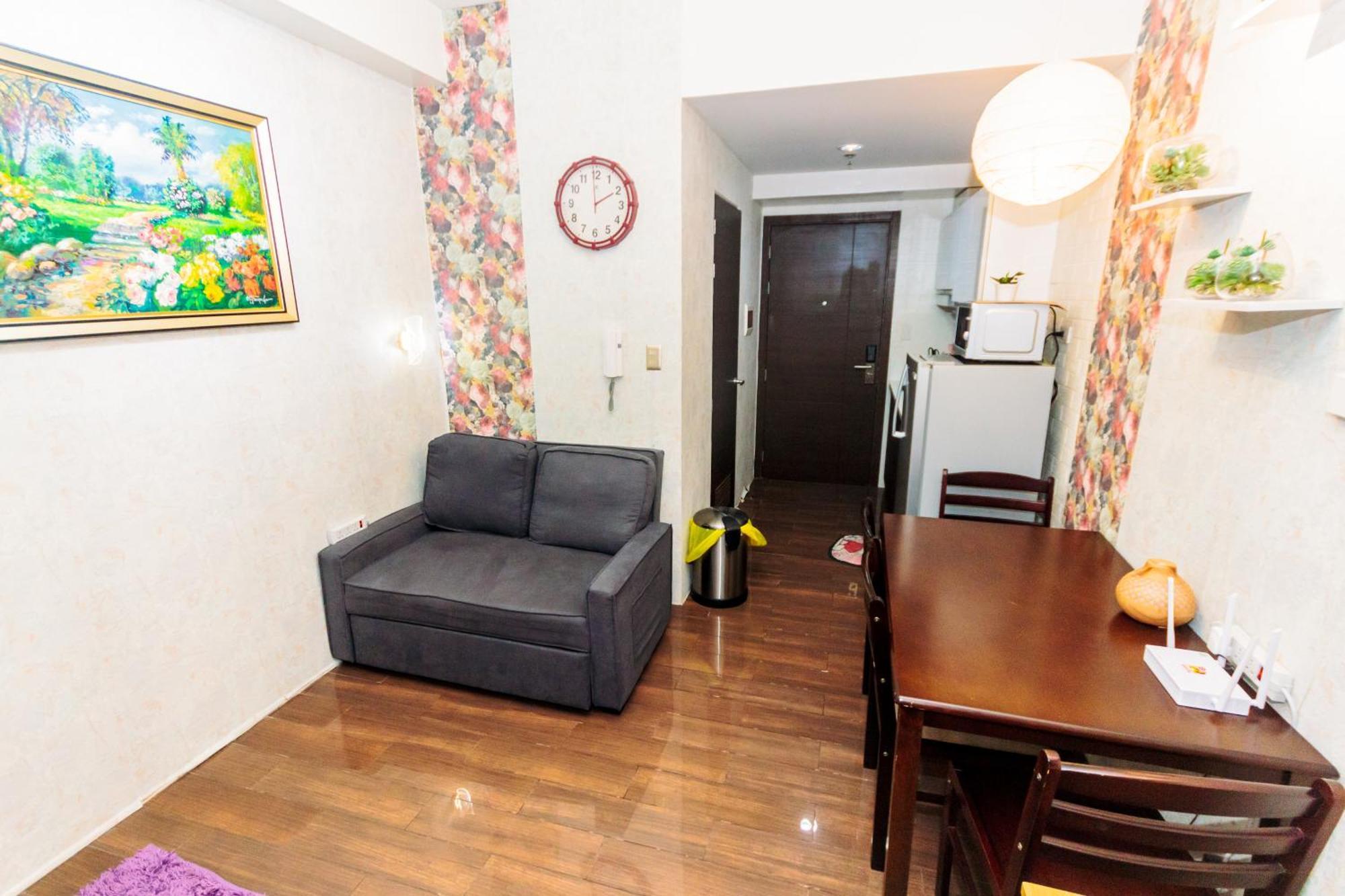 Chic Romantic Getaway Makati One Br Two Br Swim Gym 300 Mb Apartment *