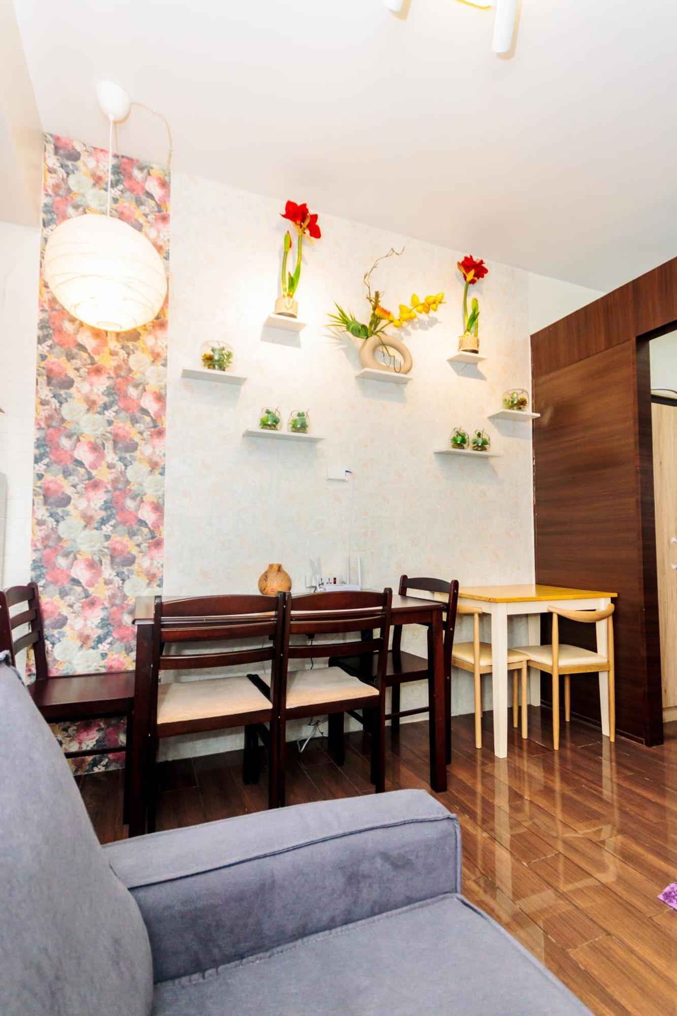 Chic Romantic Getaway Makati One Br Two Br Swim Gym 300 Mb