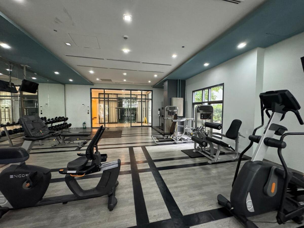 Staycation Near Venice Mall Mckinley Taguig Manila