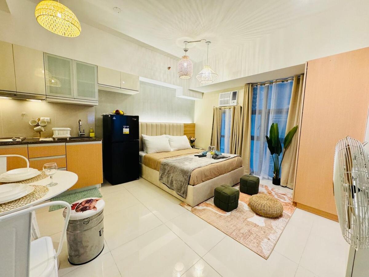 Apartment Staycation Near Venice Mall Mckinley Taguig *
