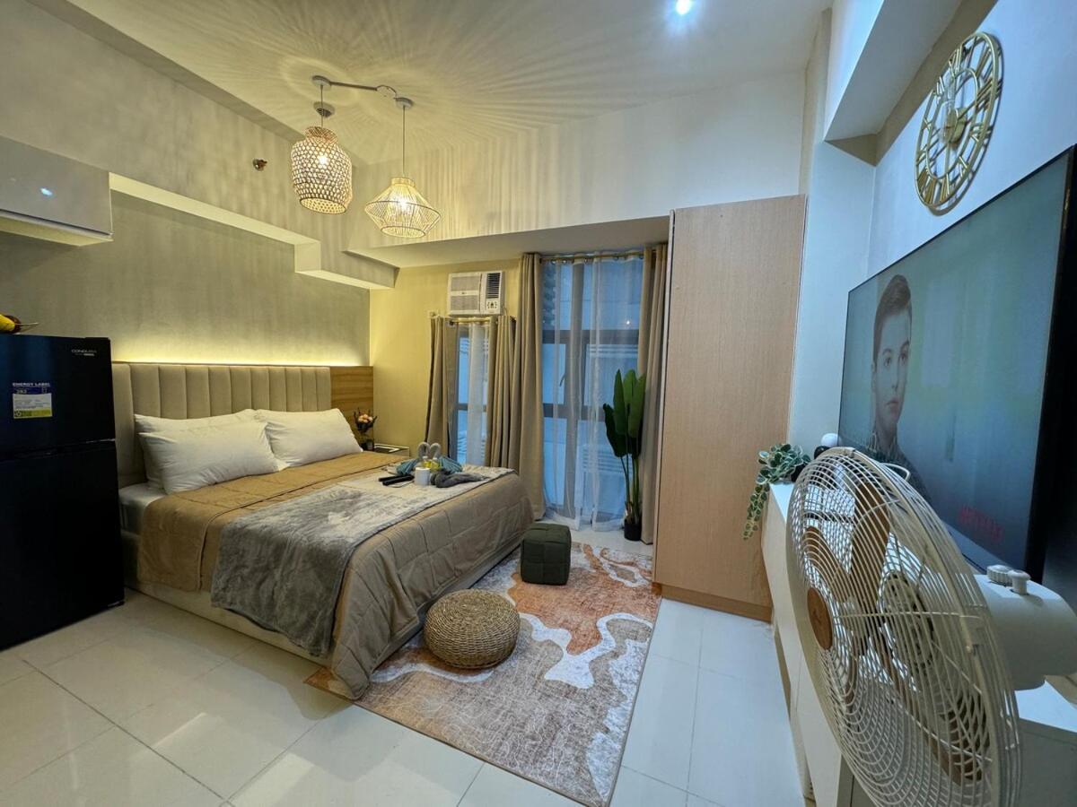 Staycation Near Venice Mall Mckinley Taguig Apartment Manila