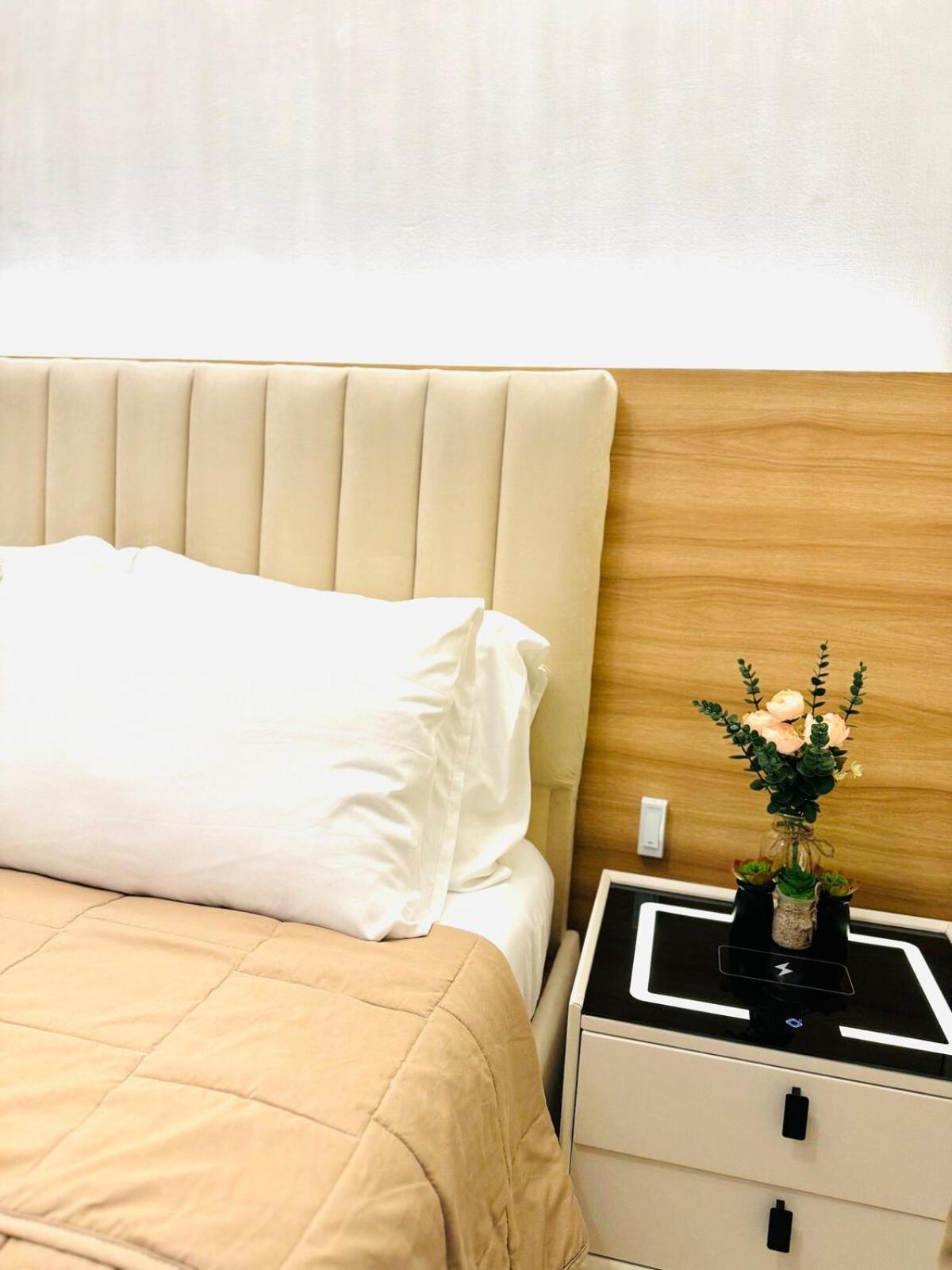 Staycation Near Venice Mall Mckinley Taguig * Manila