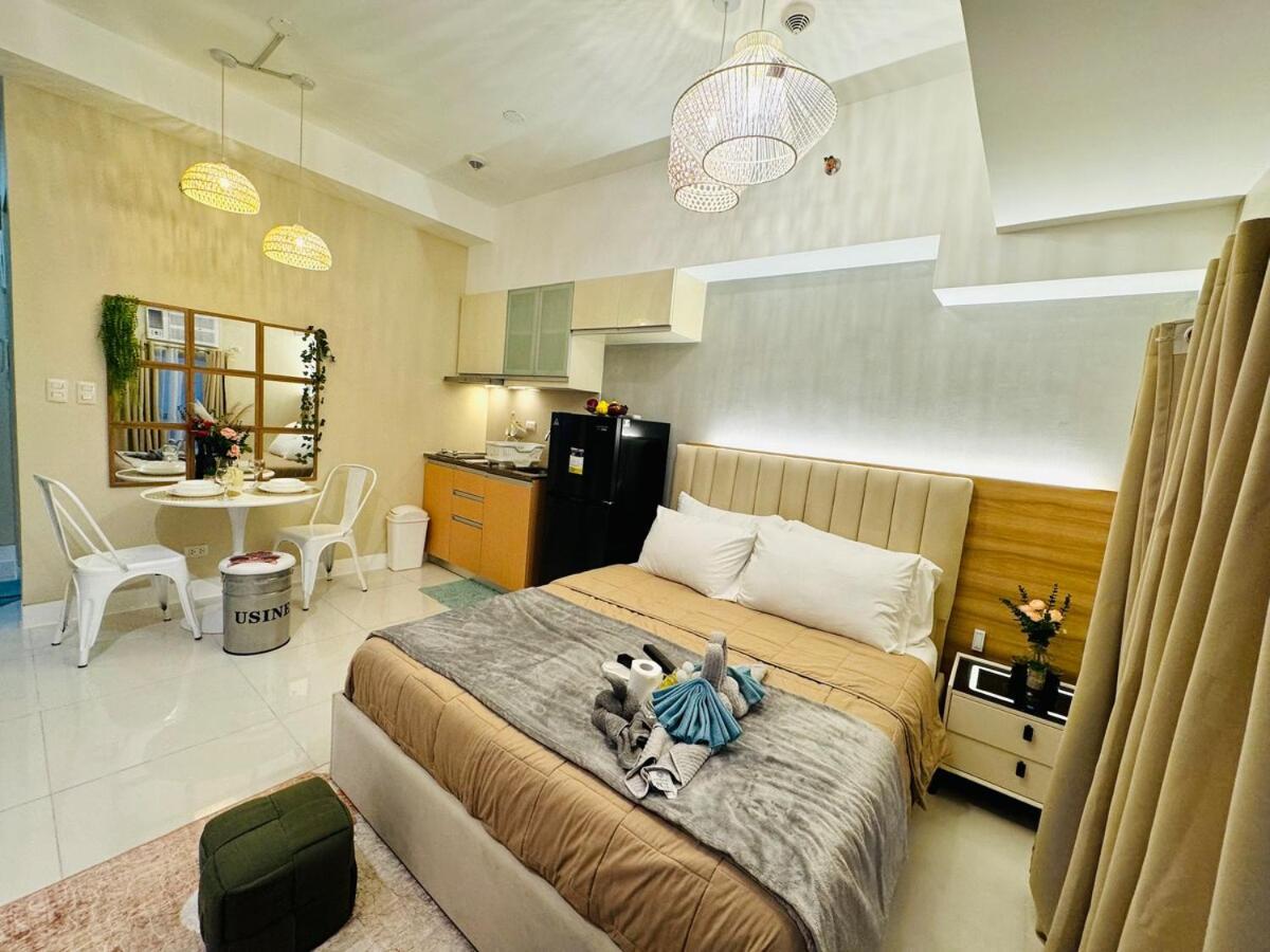 Staycation Near Venice Mall Mckinley Taguig