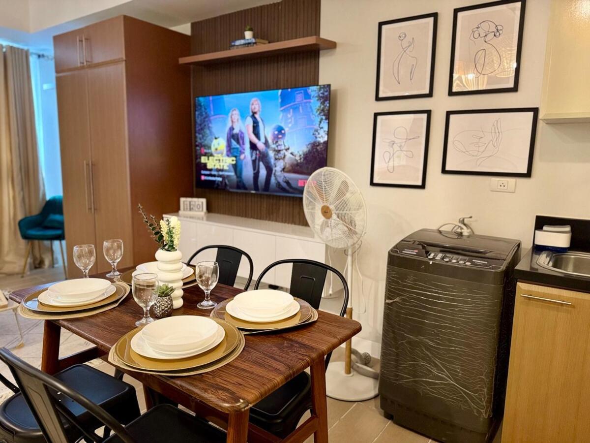 Apartment Cozy Staycation Venice With Balcony Mckinley Near Bgc *