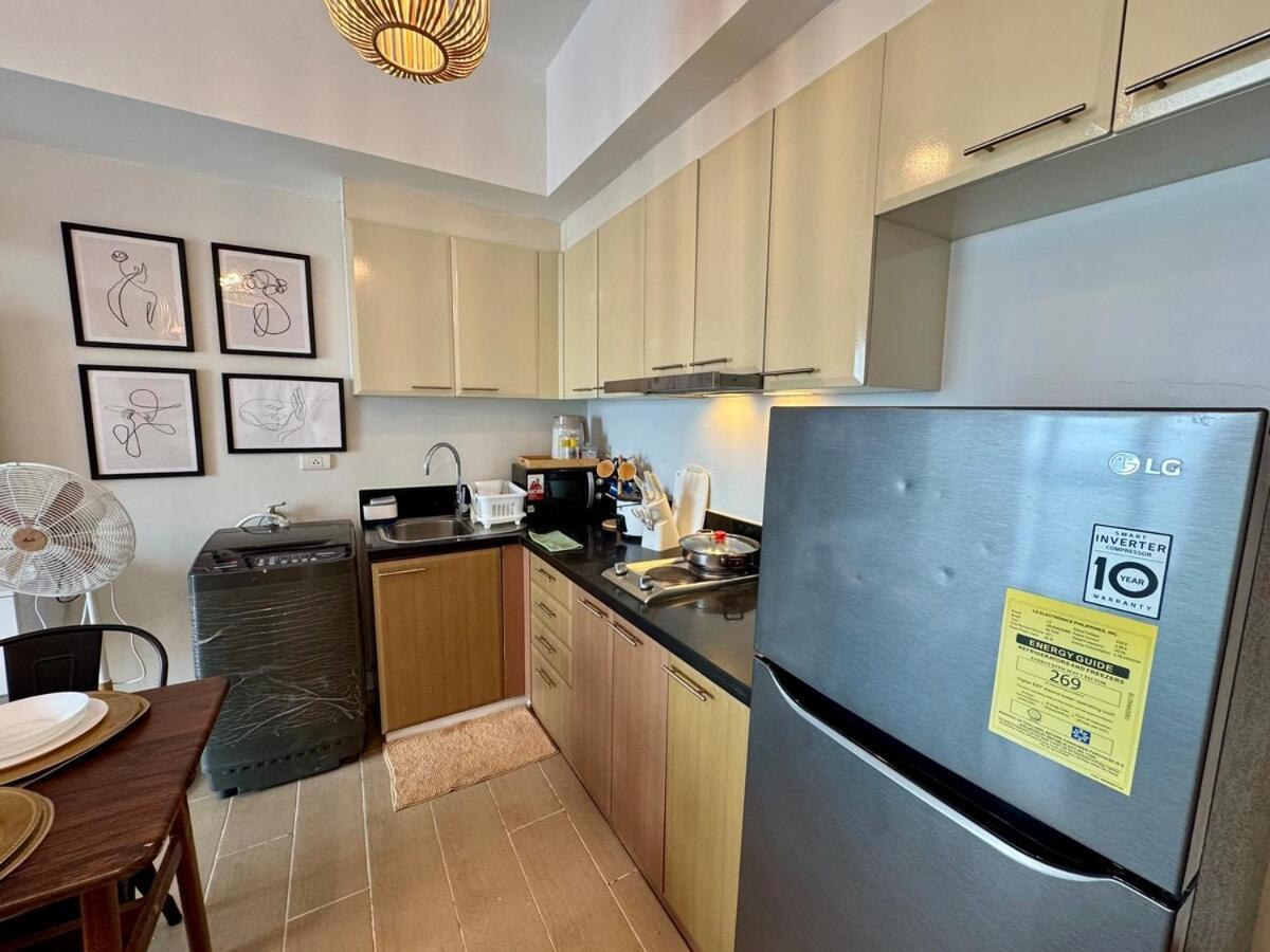 Cozy Staycation Venice With Balcony Mckinley Near Bgc Apartment Manila