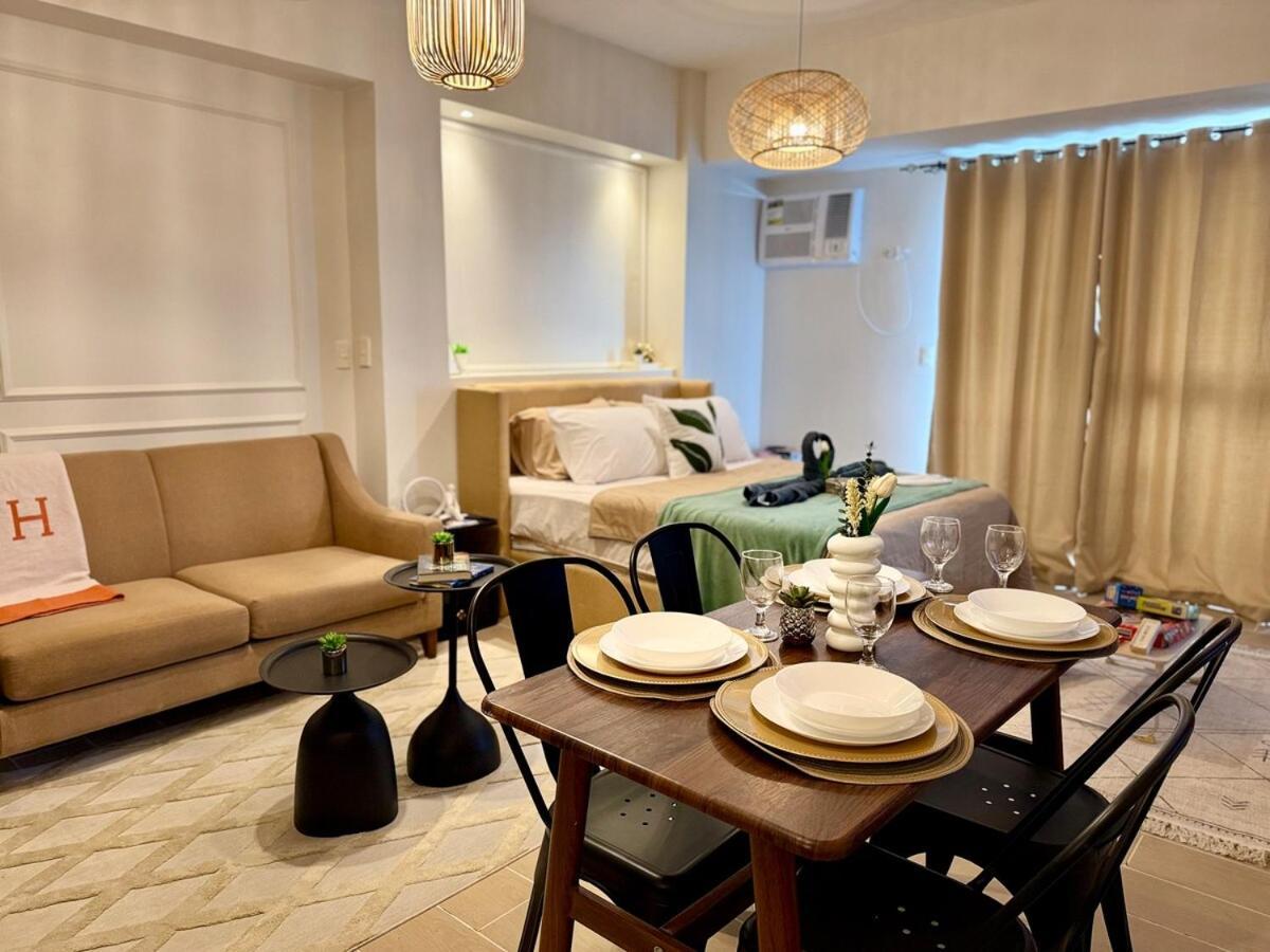 Cozy Staycation Venice With Balcony Mckinley Near Bgc Apartment Manila