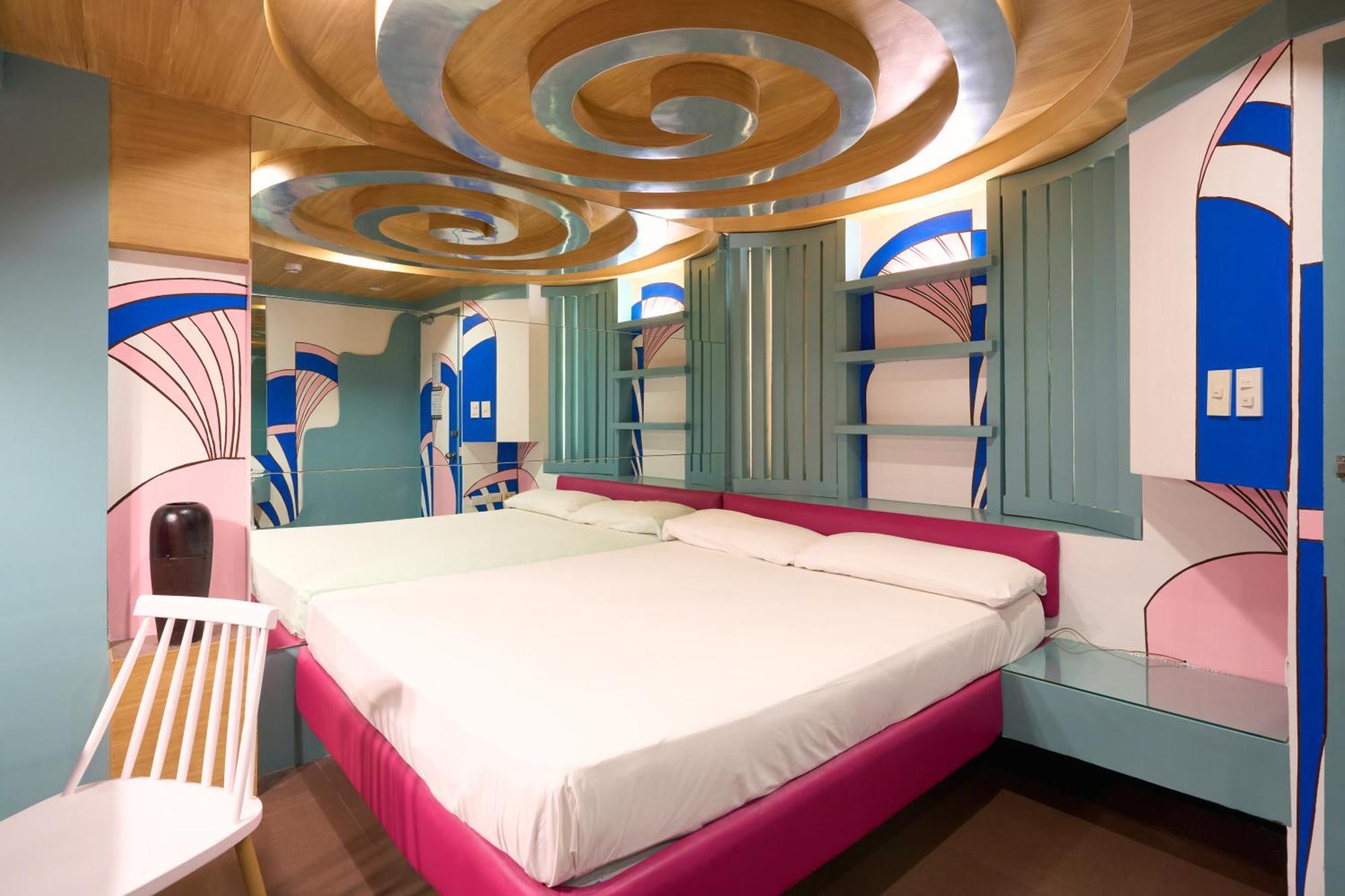Hotel Victoria Court Pinas 3*