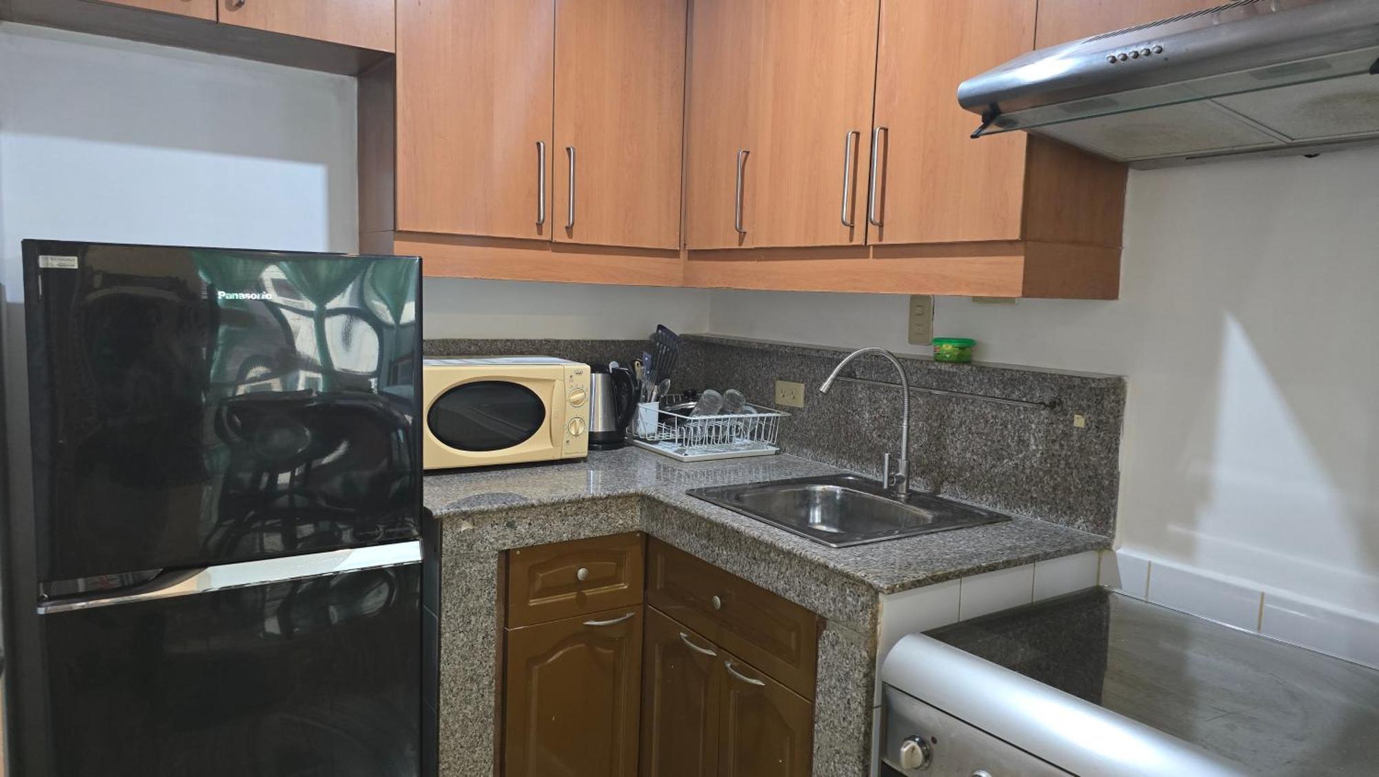 Condotel 2 Bedroom Connected To Robinson Mall By Tripleview Manila