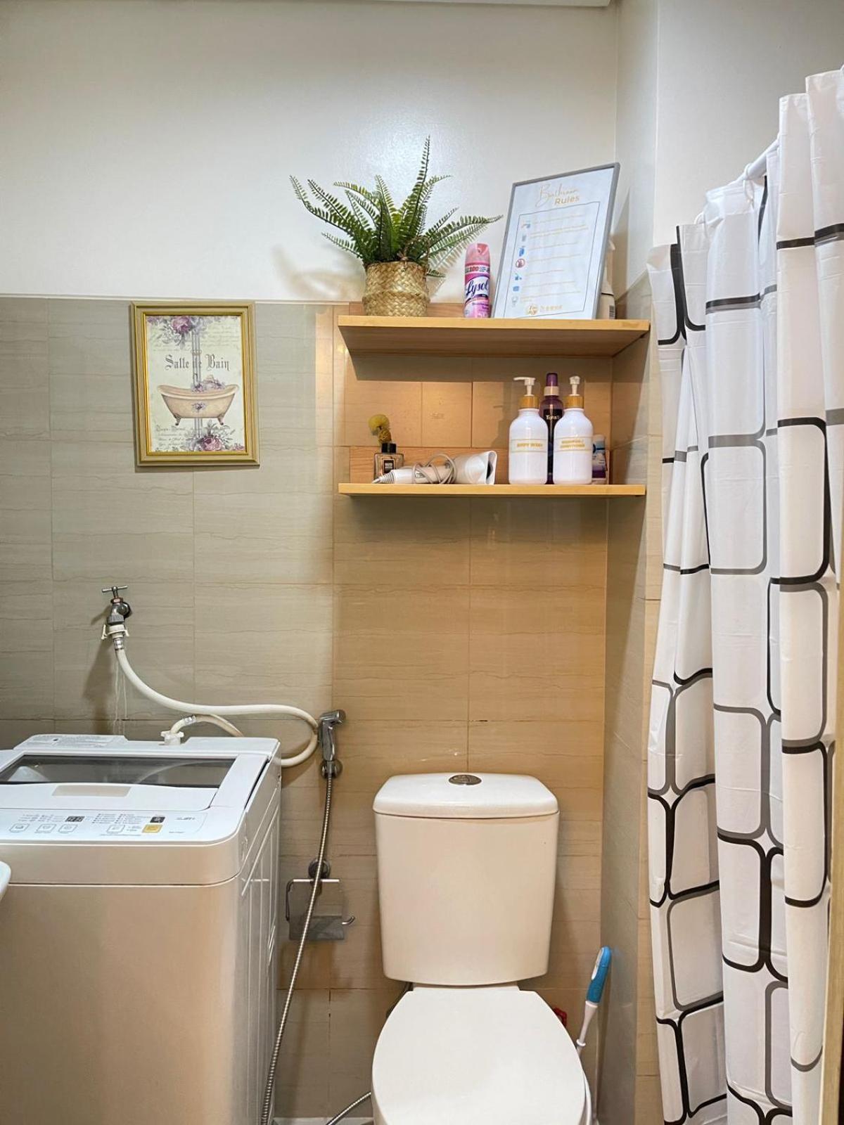 Orchids Shore Residences Direct Pool Access Bed & Breakfast Manila