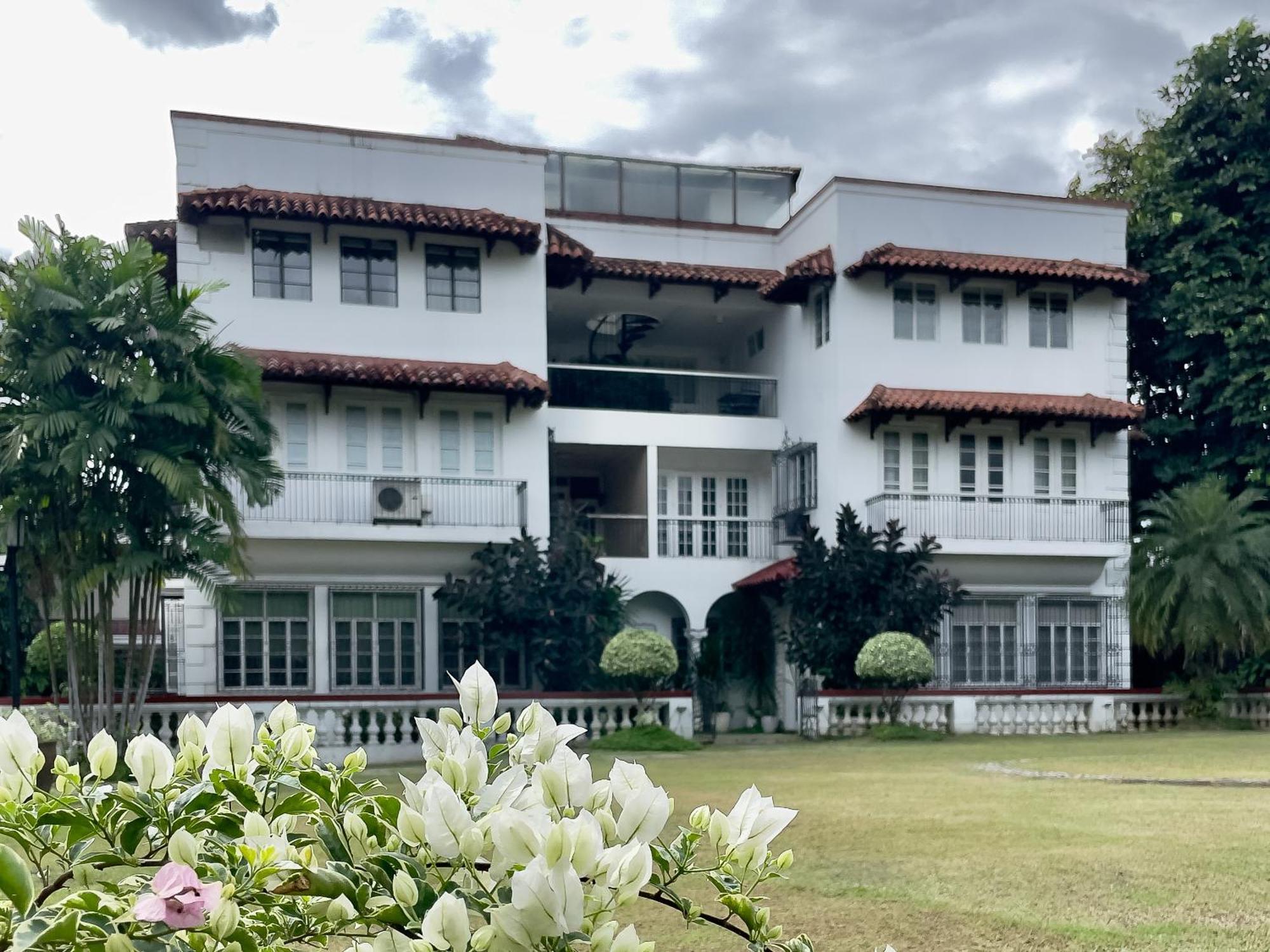Miranamin Nest Liryo - Historical Home, Shared Kitchen Manila